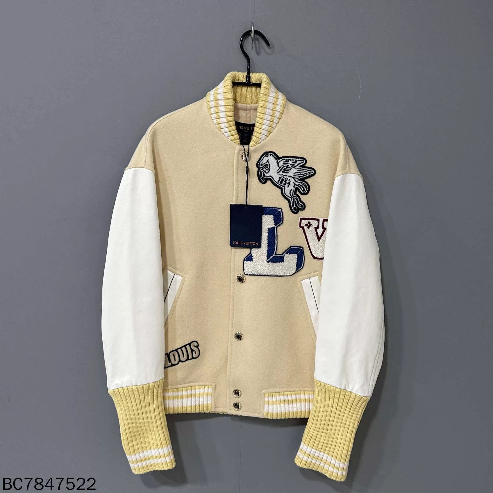 Louis Vuitton Louis Vuitton SS24 Letter Logo Leather Jacket Size US XS / EU 42 / 0 - 1 Thumbnail
