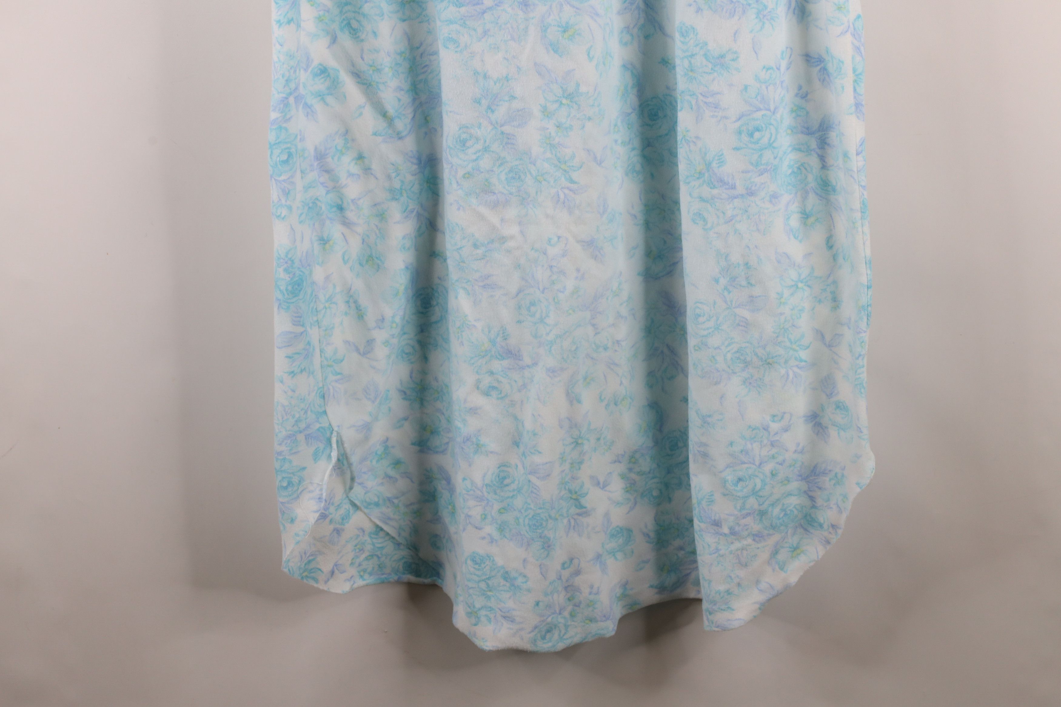 Vintage Vintage 90s Streetwear Lace Flower Fleece Night Gown USA Size L / US 10 / IT 46 - 15 Thumbnail