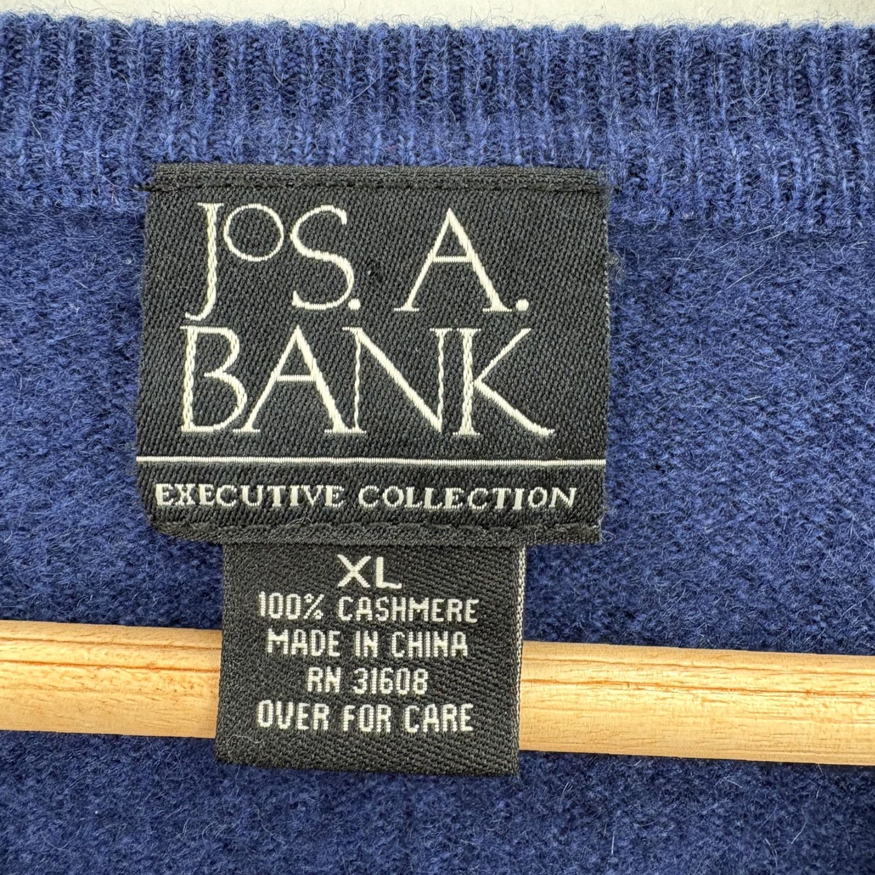 Jos. A. Bank Jos. A. Bank Sweater Mens XL Blue 100% Cashmere V-Neck Executive Pullover Knit Size US XL / EU 56 / 4 - 4 Thumbnail
