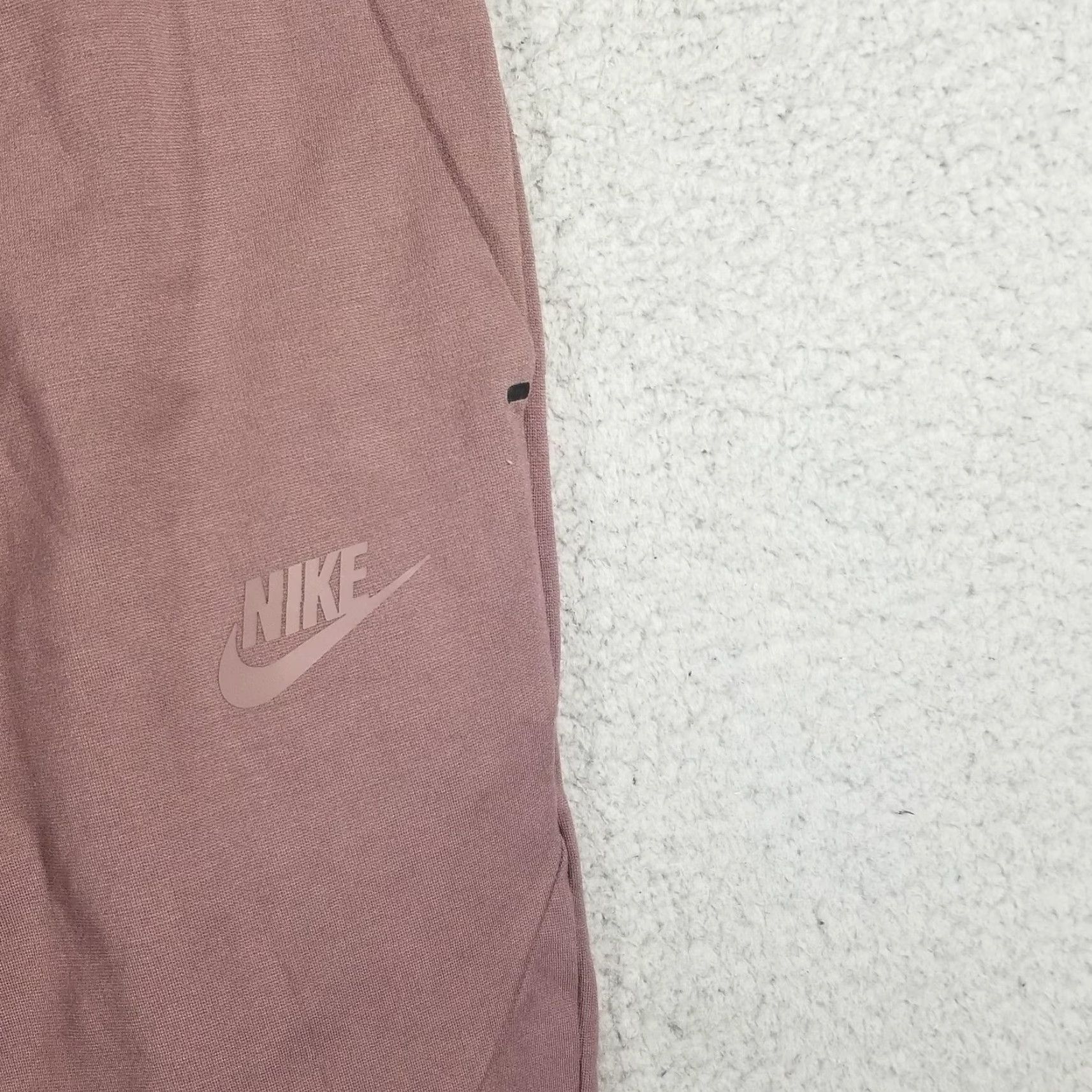 Nike Nike Lightweight Tech Fleece Joggers Pants Plum Men’s XXL DX0826-291 Masterpieces Size US 39 - 3 Thumbnail