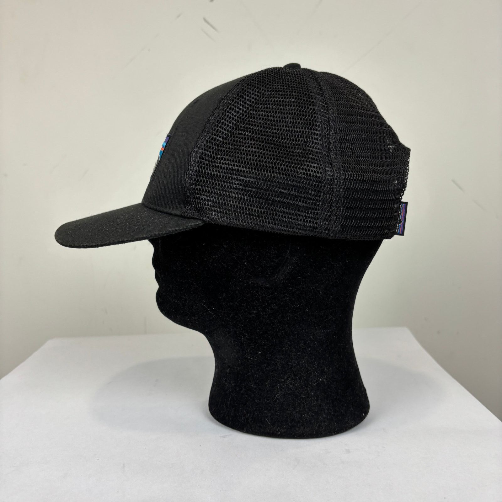 Patagonia Patagonia P-6 Logo Mesh Trucker Hat Snapback Gorpcore Size ONE SIZE - 6 Thumbnail