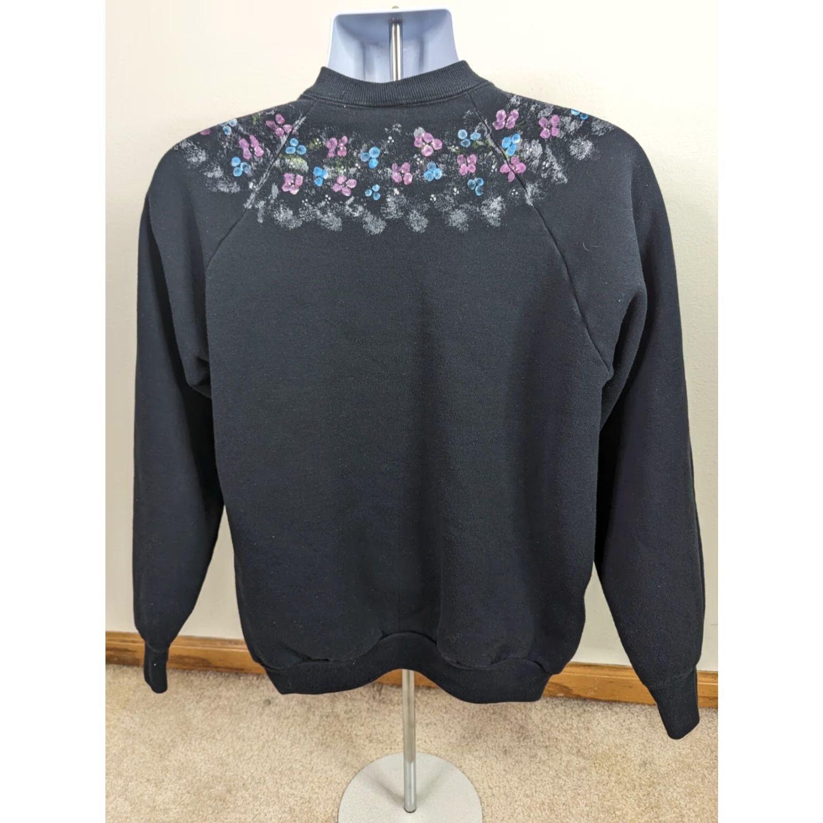 Vintage VINTAGE 90s Floral Black Raglan Sweatshirt Grannycore Vtg USA Made Unisex Large Shirt Size US L / EU 52-54 / 3 - 3 Thumbnail