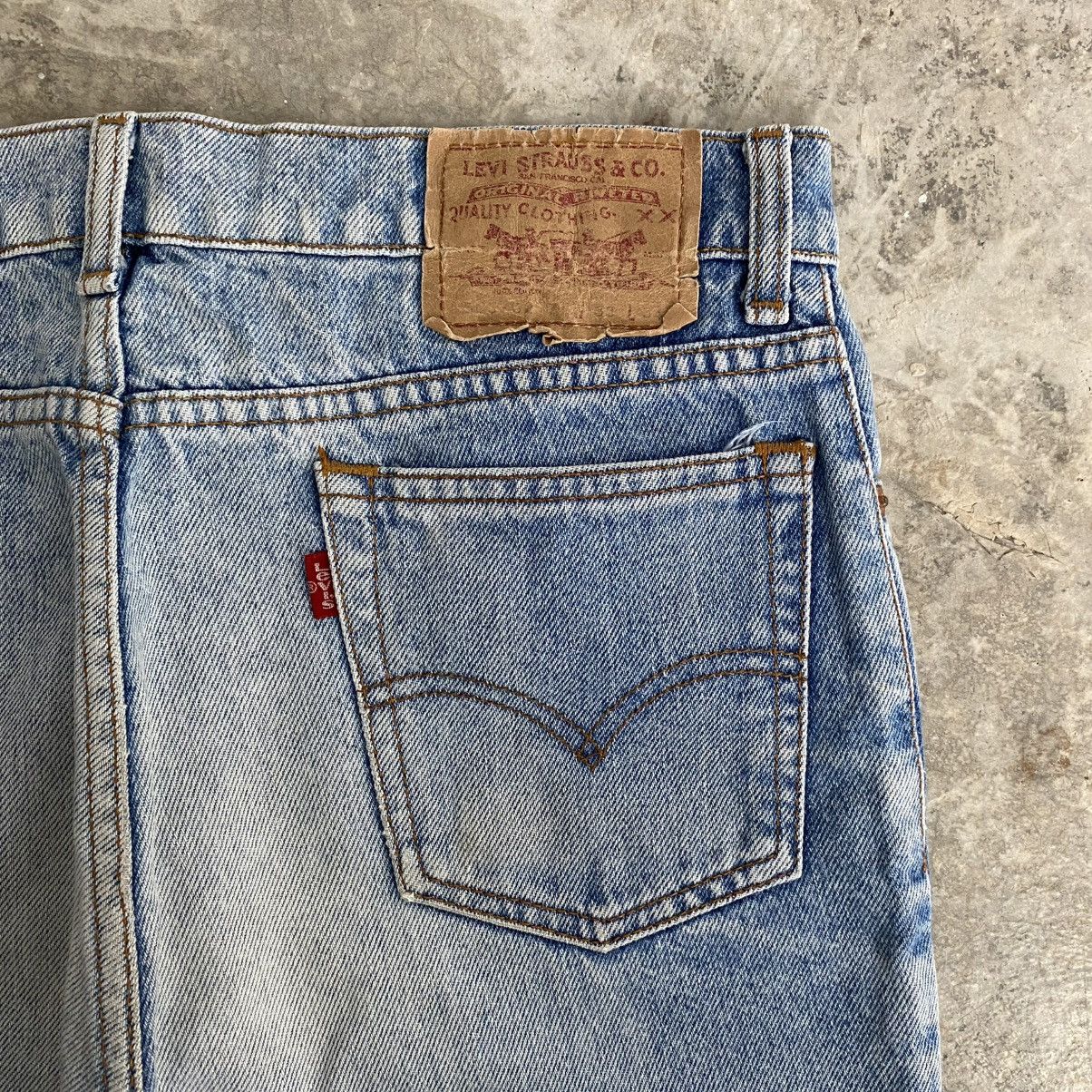 Levi's Vintage 90’s Levis 505 Faded Blue Straight Leg Jeans Size US 32 / EU 48 - 14 Thumbnail