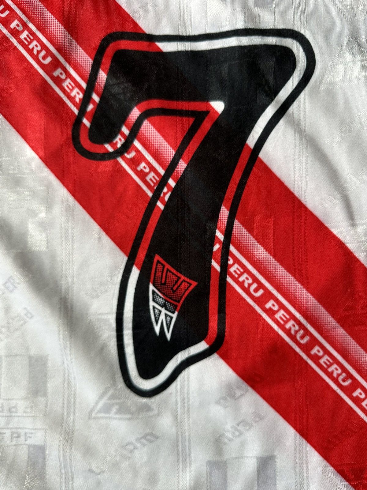 Vintage Vintage 1999/2000 Walon Peru National Team #7 Jersey Size US L / EU 52-54 / 3 - 17 Thumbnail