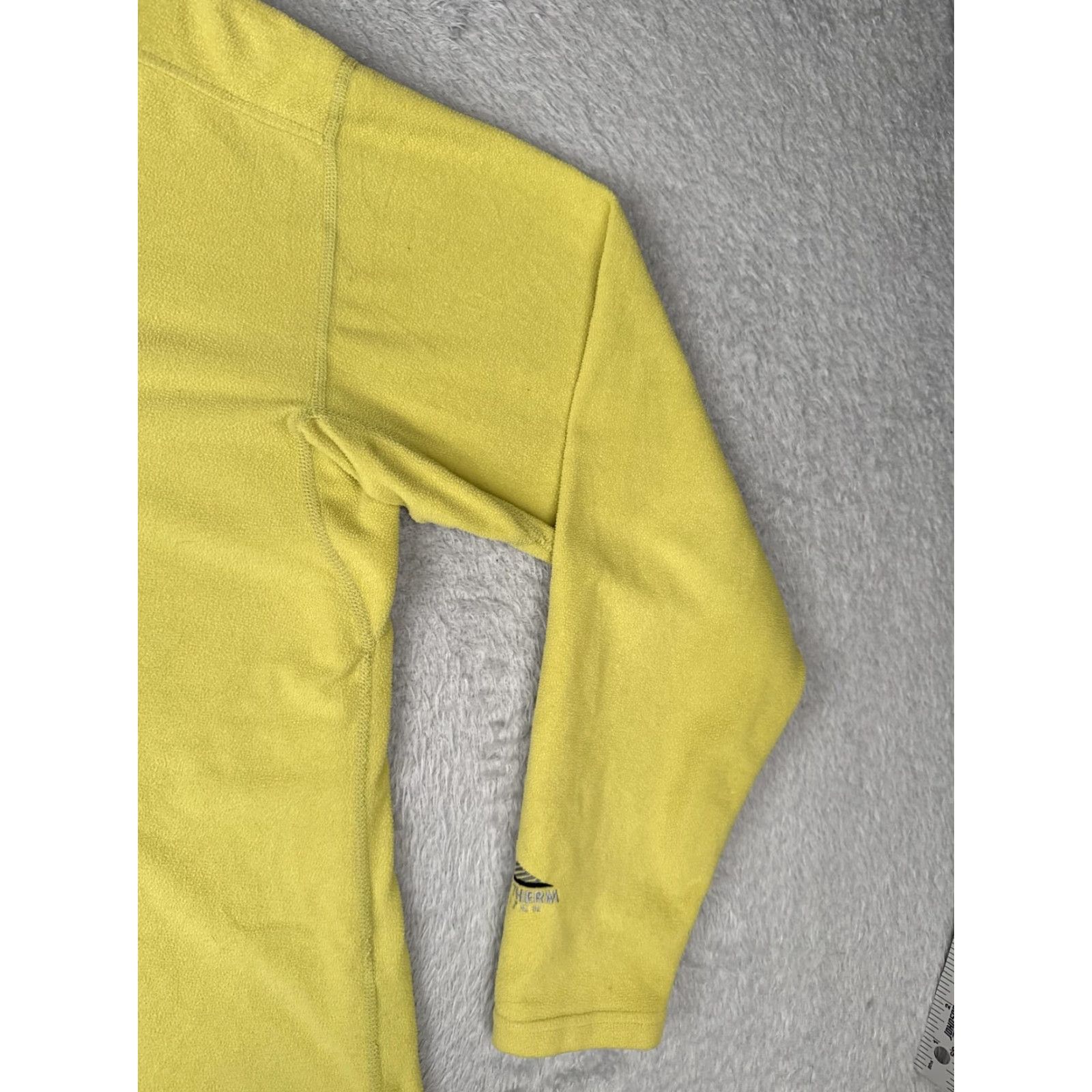 Vintage VINTAGE Columbia Pullover Womens Large Yellow Fleece Omni-Therm Outdoor Poly Shirt Mock Neck 1/4 Zip Hiking Men/Women Size L / US 10 / IT 46 - 2 Thumbnail