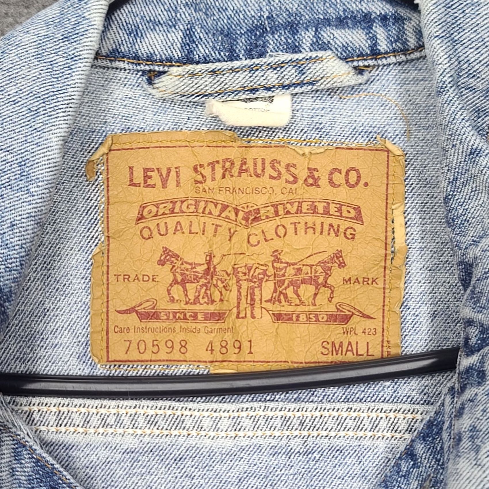 Levi's VINTAGE Levi's Trucker Jacket Denim 70598 Mens S Light Wash Blue Coat 90s Retro American Size US 29 - 3 Thumbnail