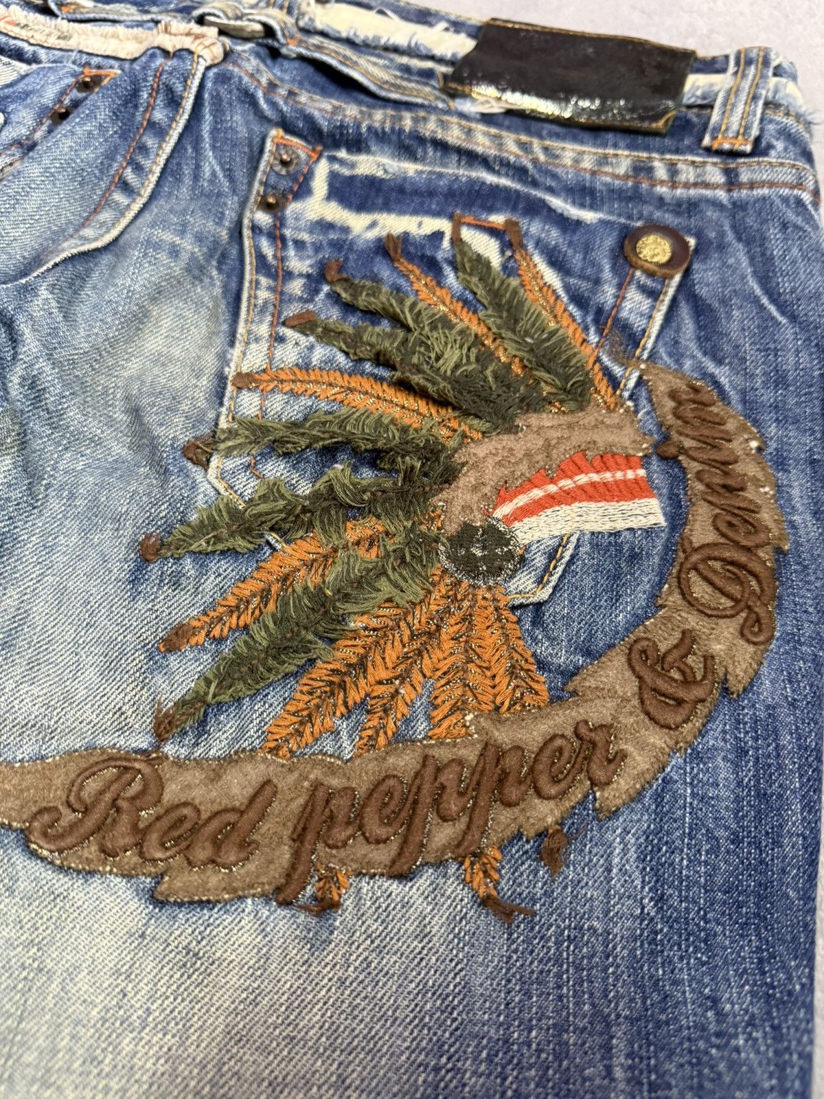 GOSTAR DE FUGA × LOWBOX Red Pepper Japan Native War Bonnet Embroidered Flared Jeans Size US 28 / EU 44 - 5 Thumbnail
