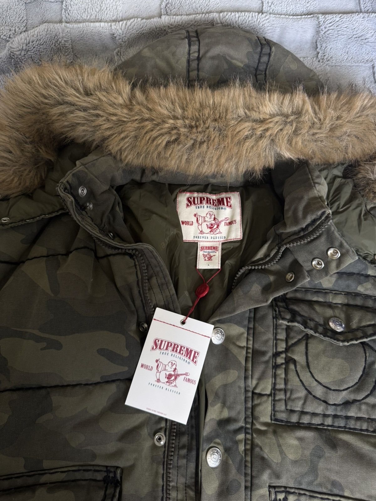 Supreme Supreme true religion aw2025 fur hood puffer jacket camo Size US L / EU 52-54 / 3 - 3 Thumbnail