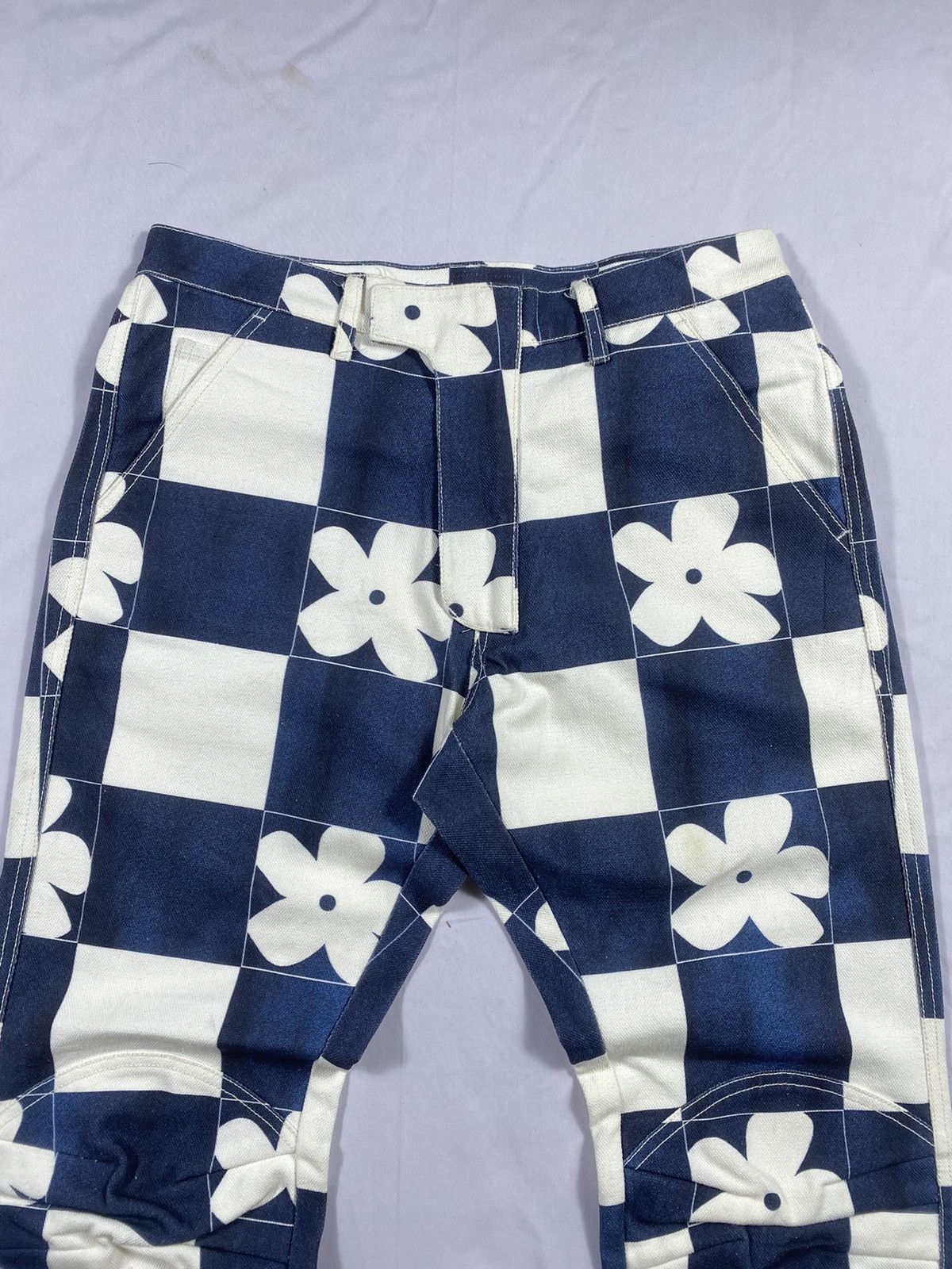 Beauty Beast Japanese The Museum Visitory Flower Lasered Jeans Size US 31 - 4 Thumbnail