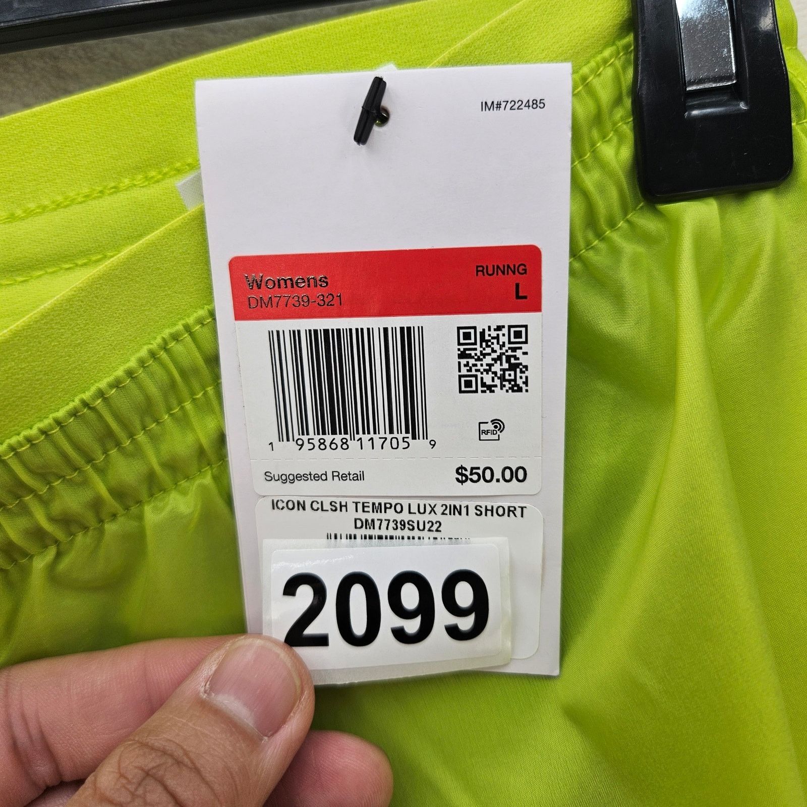 Nike NIKE WOMEN'S LARGE ICON CLASH TEMPO LUXE RUNNING SHORTS GRN Size 32" / US 10 / IT 46 - 3 Thumbnail