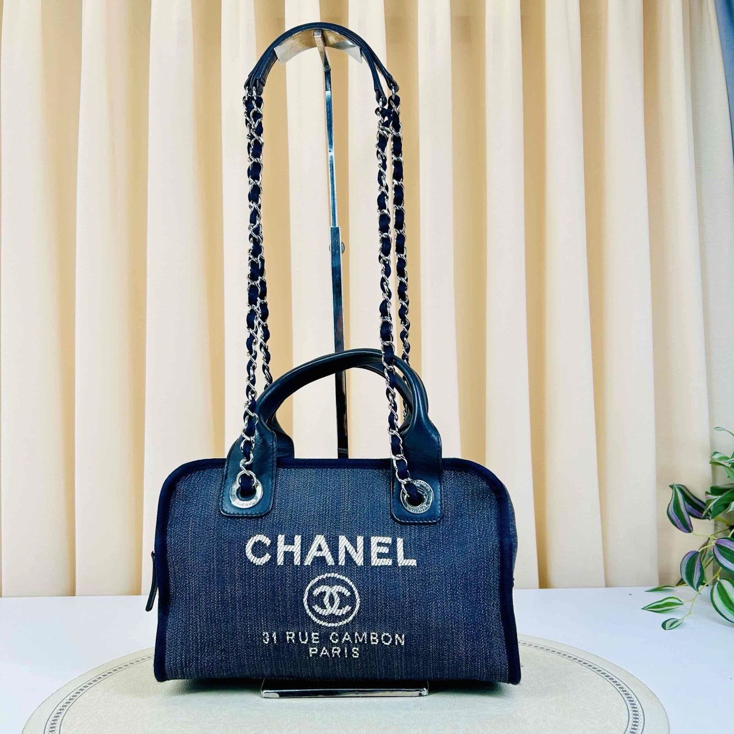 Chanel Pre-loved Bag Very good condition Size ONE SIZE - 1 Thumbnail