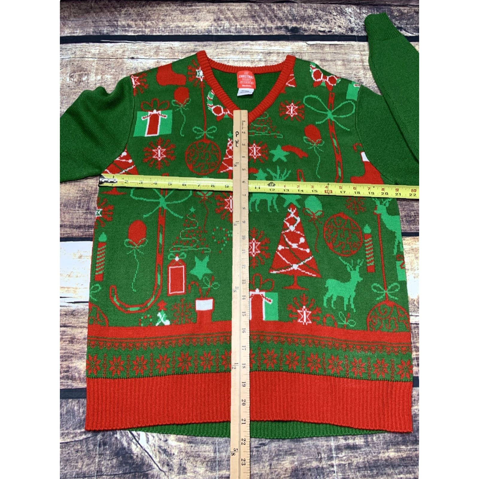 Vintage Ugly Christmas Sweater Shirt Unisex Adults Medium Red Green White Tree Ornament Snow Flakes V-Neck Long Sleeve Pullover Acrylic Vintage No N/A Size M / US 6-8 / IT 42-44 - 5 Thumbnail