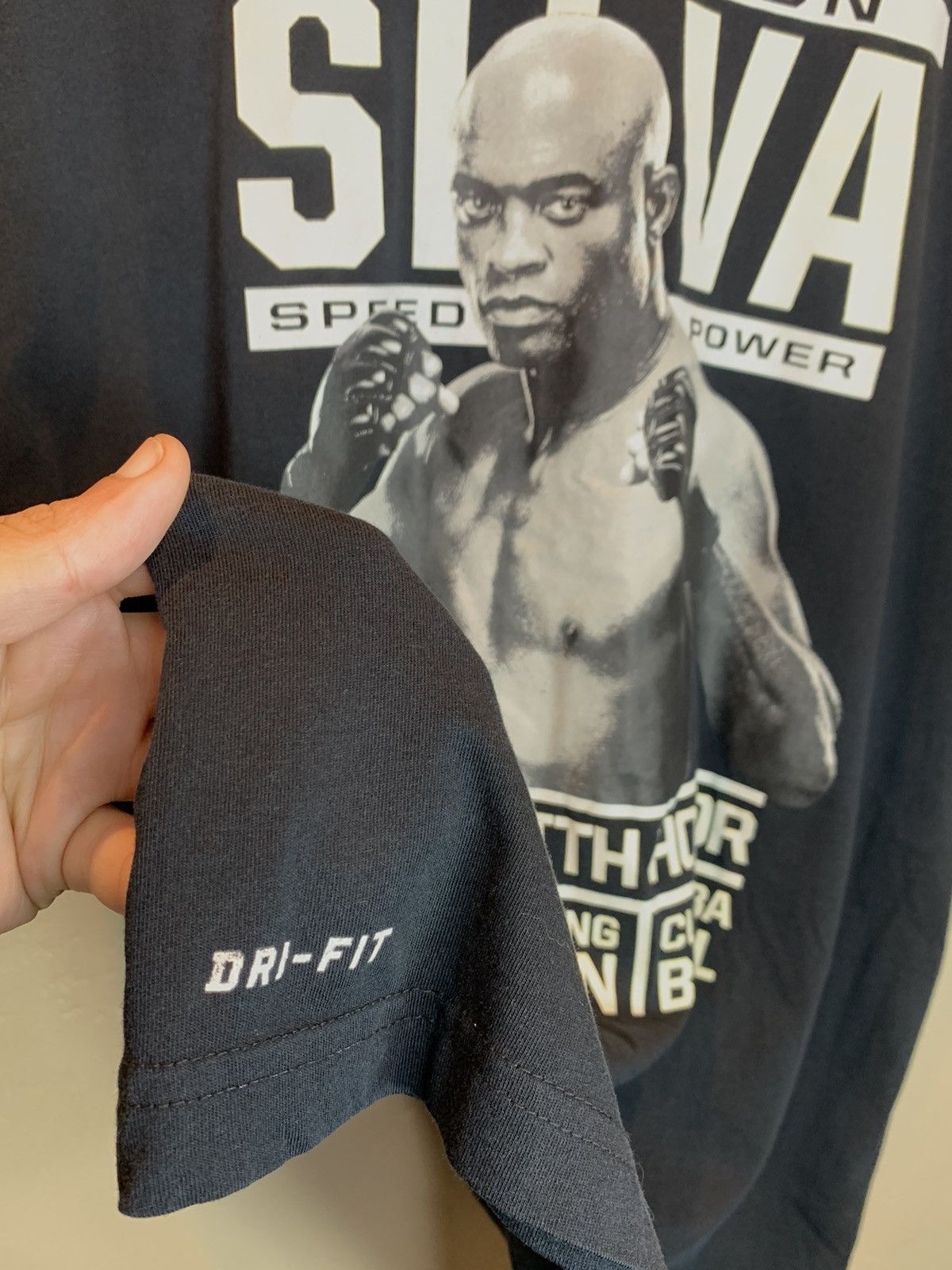 Nike RARE* Vintage Anderson Silva UFC Nike DriFit MMA Champ Shirt Size US L / EU 52-54 / 3 - 4 Thumbnail