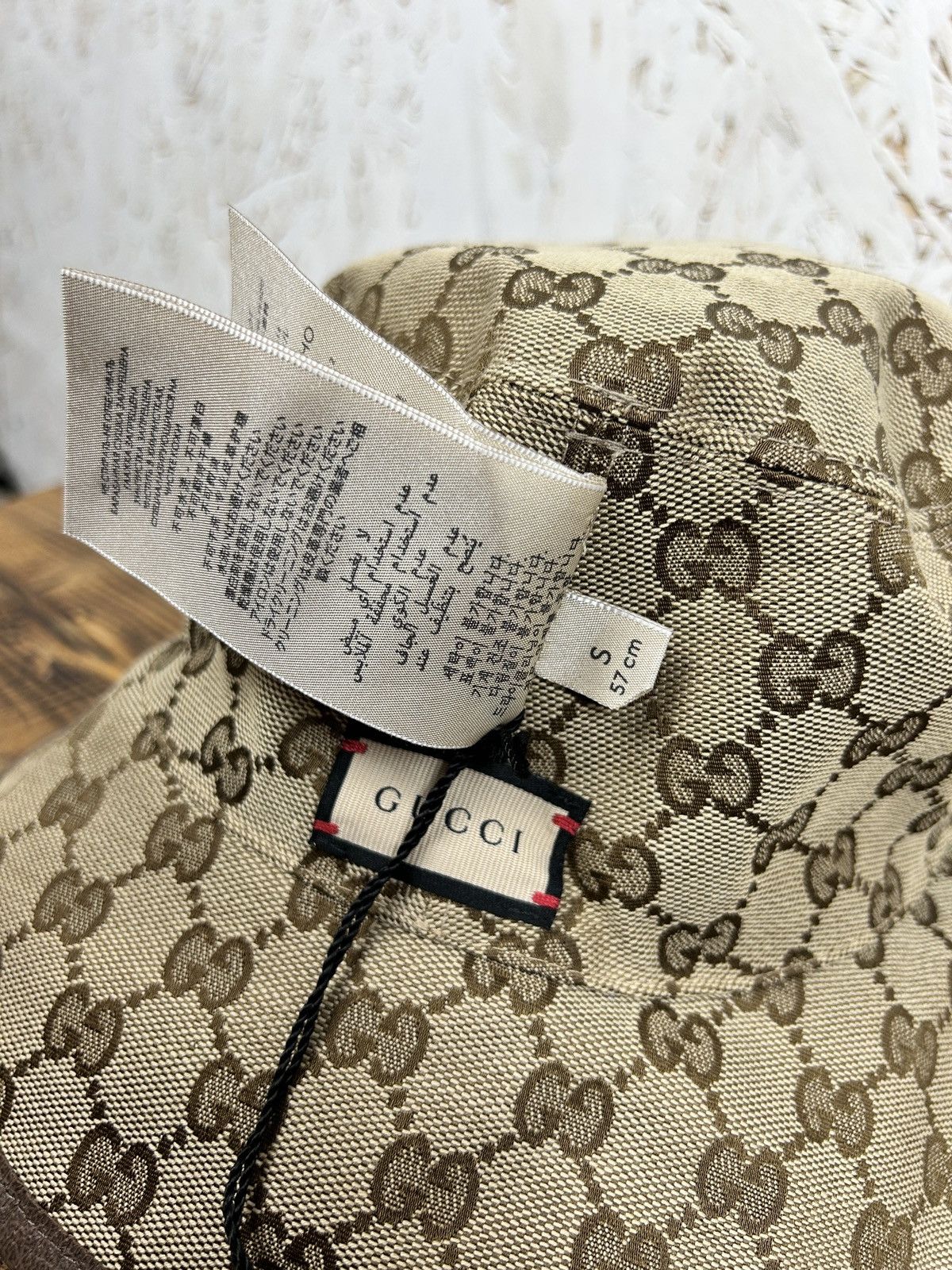 Gucci BNWT Gucci GG Supreme Check Reversible Bucket Hat Size ONE SIZE - 12 Thumbnail