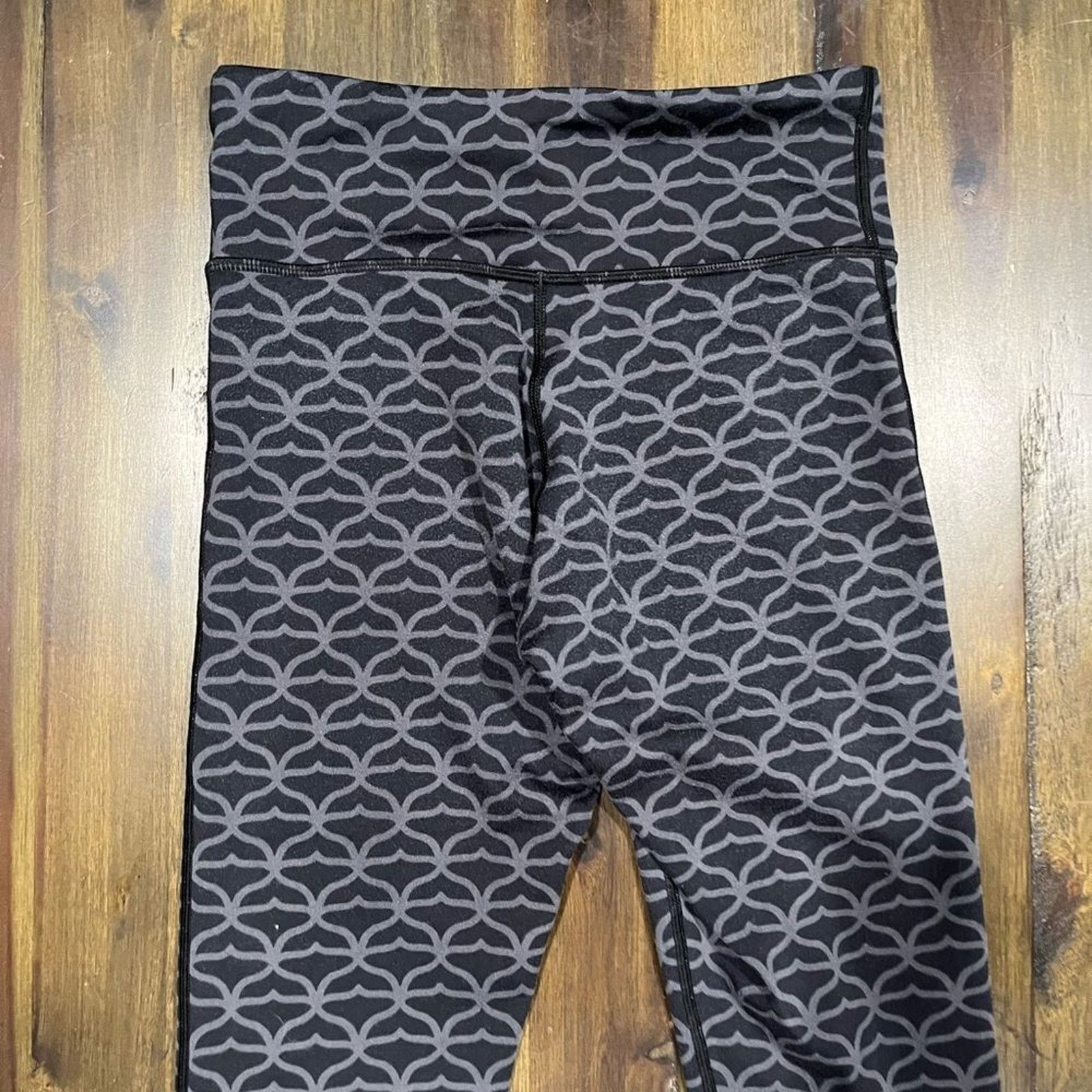 Vineyard Vines Vineyard Vines Etched Whale Tail Leggings, Women's Size XS Size 24" / US 00 / IT 34 - 7 Thumbnail