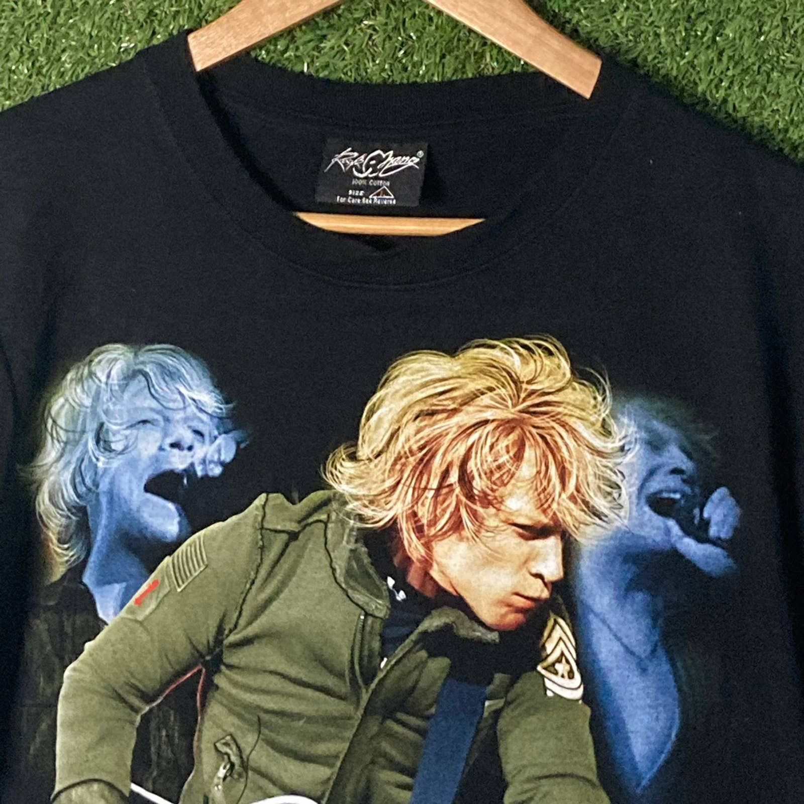 Band Tees 2000’s Bon Jovi SS Graphic T-shirt Black Medium Size US M / EU 48-50 / 2 - 4 Thumbnail