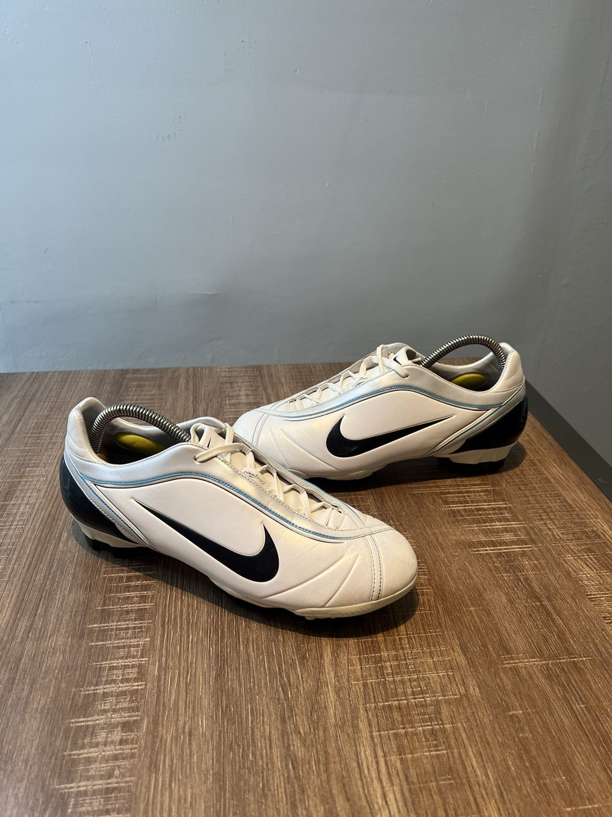 Nike Vintage Nike Sample First 2 Pro Boots Soccer 9.5 size Rare Size US 9.5 / EU 42-43 - 2 Thumbnail
