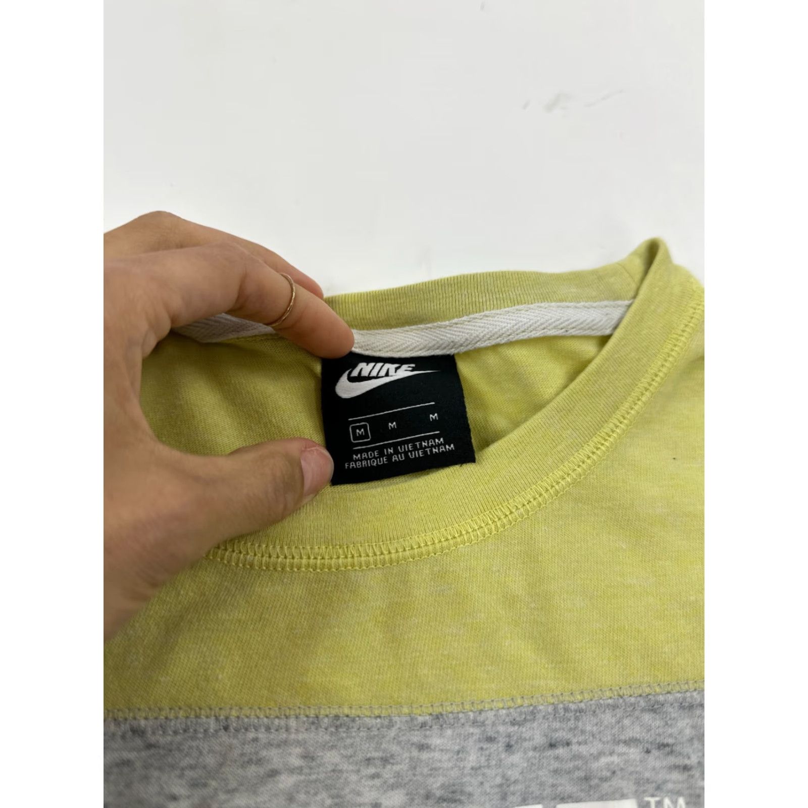 Nike Nike Shirt Womens Medium Gray Green Sportswear Spell Out Logo Short Sleeve Tee Size M / US 6-8 / IT 42-44 - 3 Thumbnail