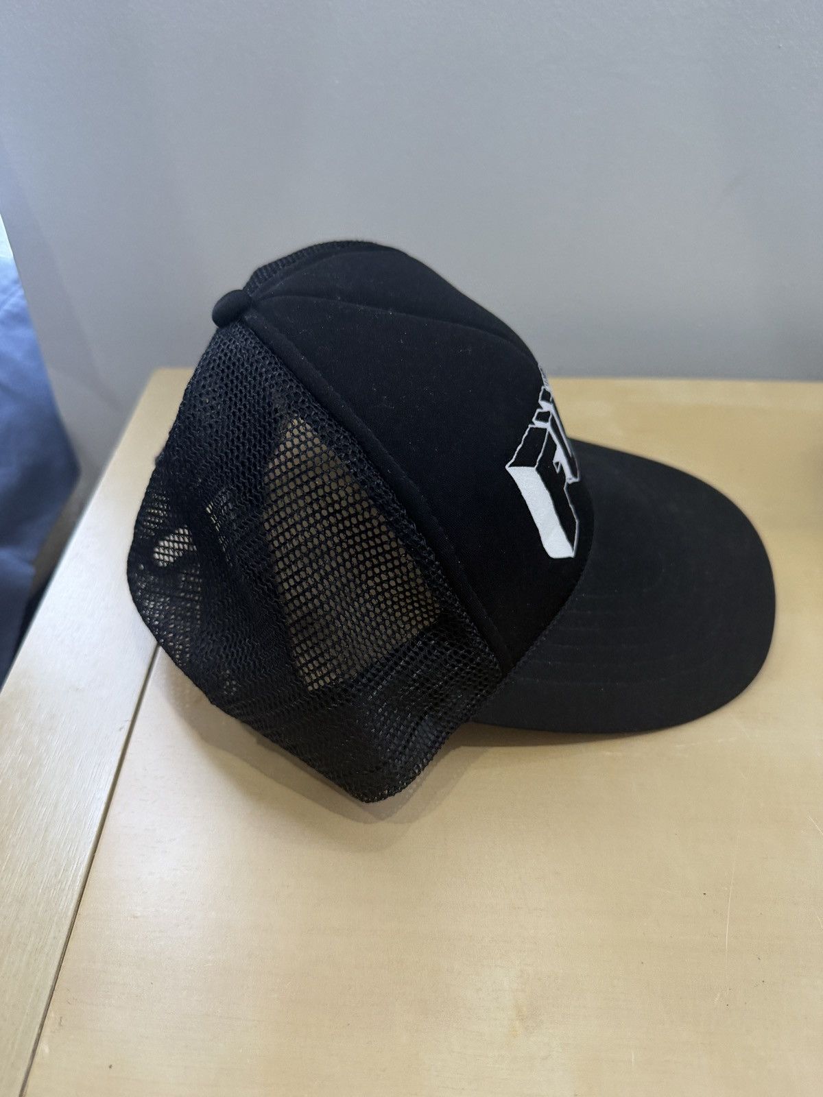 Supreme Supreme x Robert Crumb “Fuck” trucker hat Size ONE SIZE - 2 Thumbnail