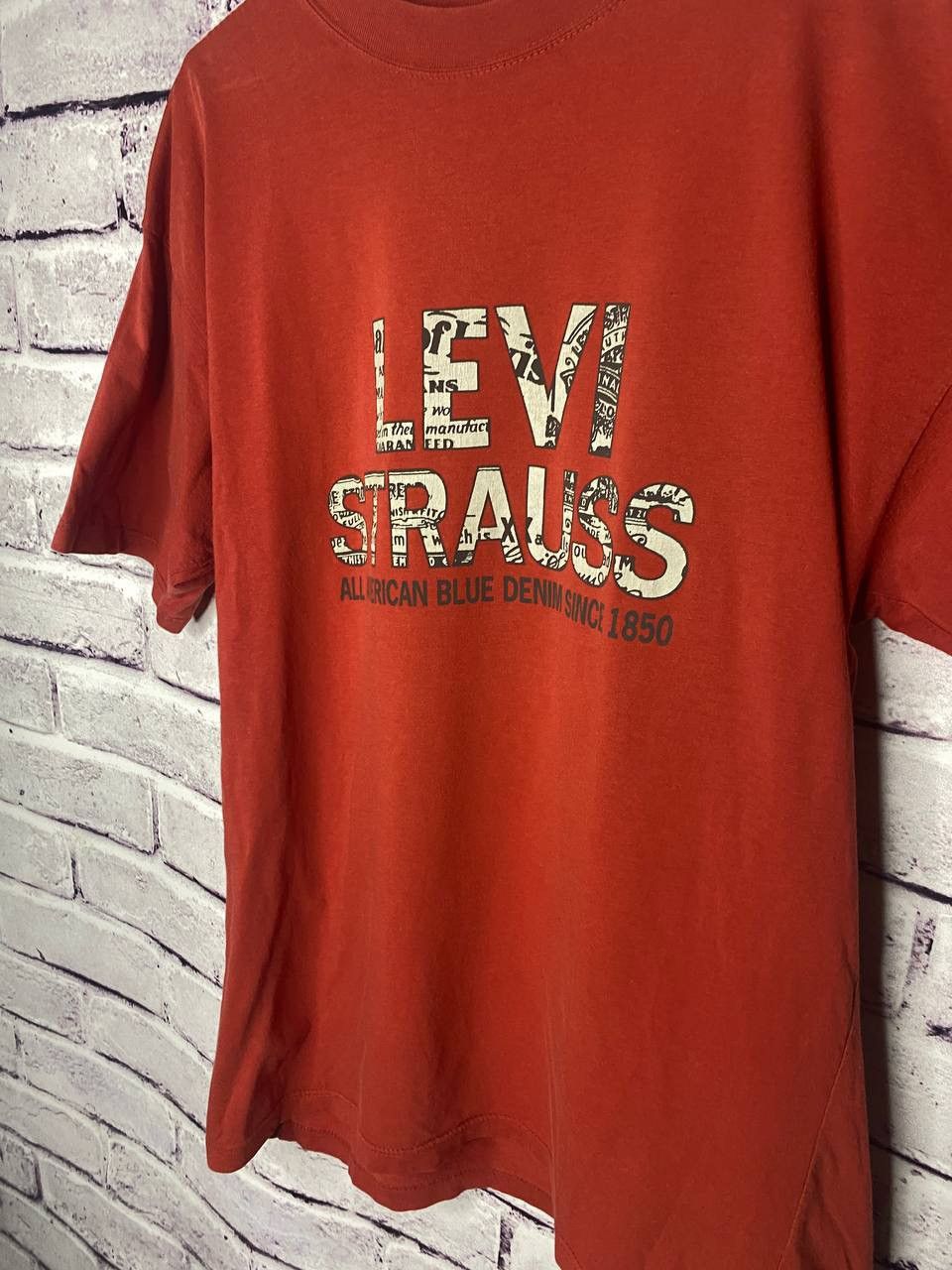 Levi's Vintage Clothing MENS Vintage T-shirt Levi’s Streetwear orange size L Size US L / EU 52-54 / 3 - 8 Thumbnail