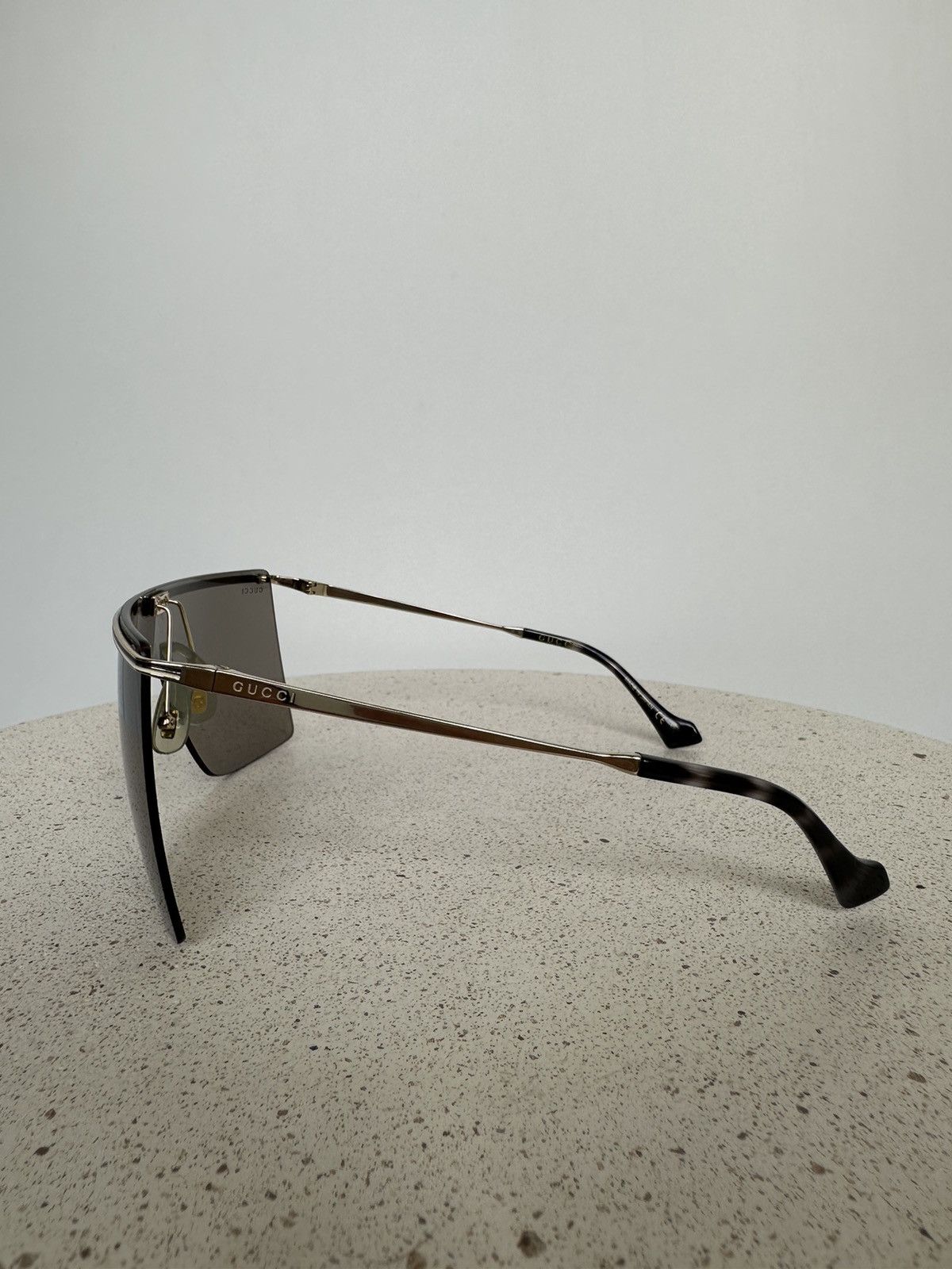 Gucci Gucci GG1086S 002 unisex shield sunglasses Size ONE SIZE - 5 Thumbnail