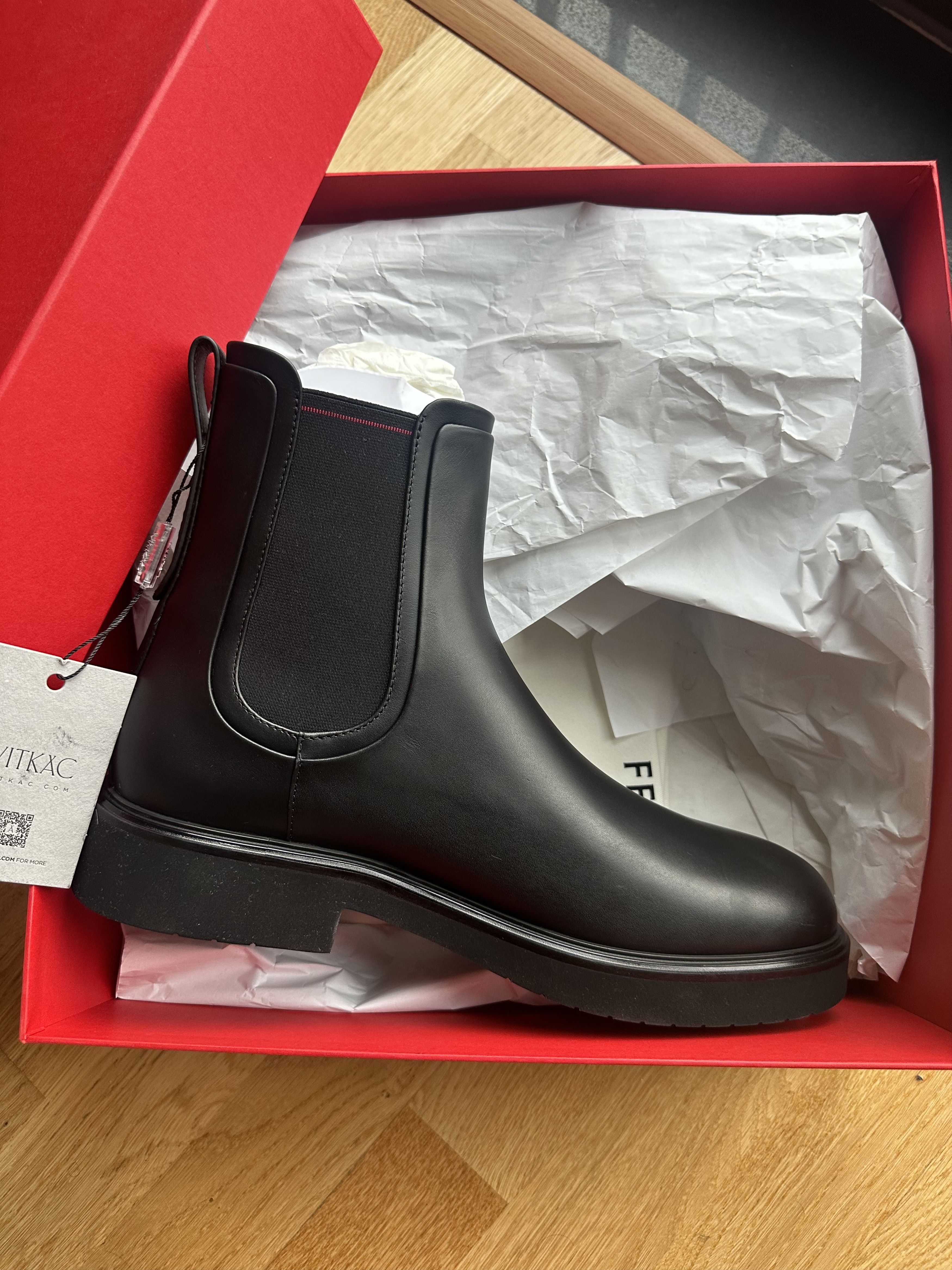Salvatore Ferragamo Ferragamo “Cezanne” Black Leather Chelsea Boots Size US 10 / EU 43 - 4 Thumbnail