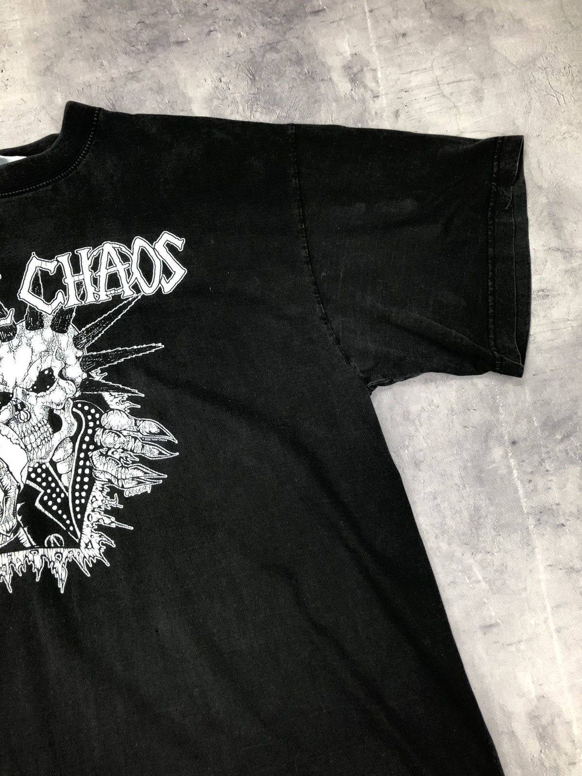 Band Tees × Vintage Vintage Total Chaos Punk Invasion 2002 T Shirt Size US XL / EU 56 / 4 - 3 Thumbnail