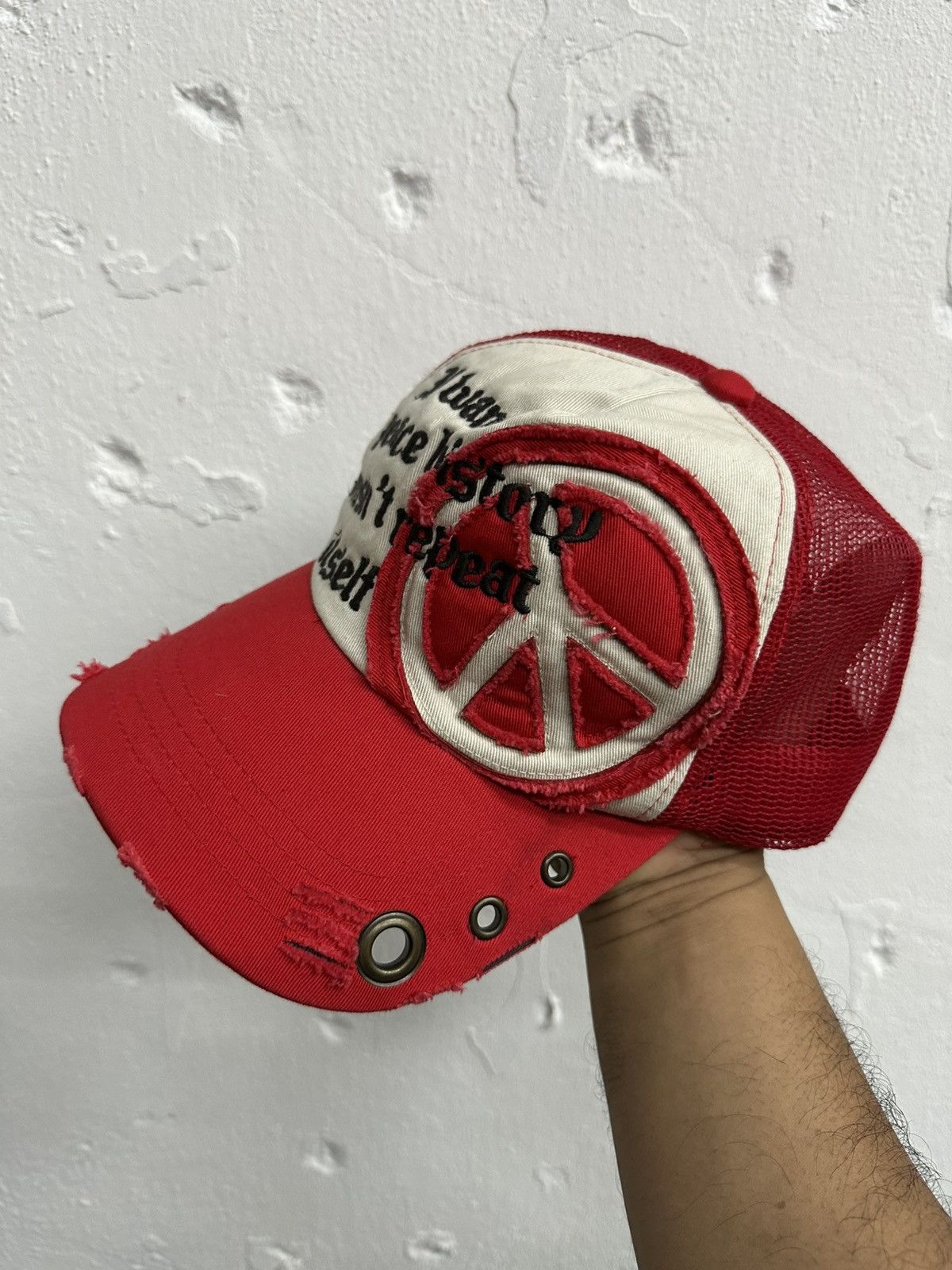 Japanese Brand VTG Peace Sign Hysteric Punk Style Trucker Hat Size ONE SIZE - 1 Thumbnail