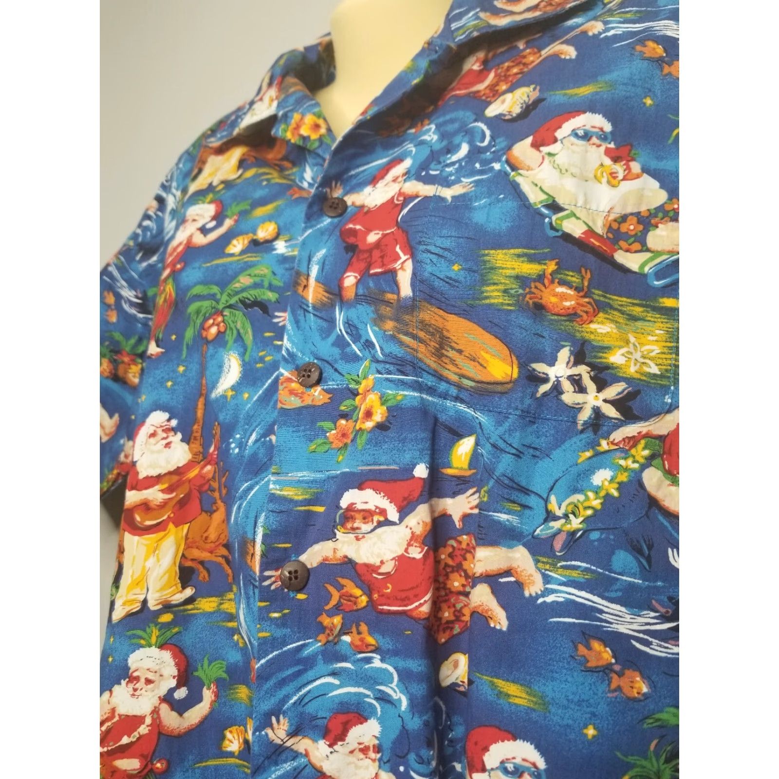 Vintage Vintage Max Boxxer USA Hawaiian Shirt Surfing Santa Mens M Blue Button-Up Short Sleeve Palm Trees 90s Aloha Casual Christmas Size US M / EU 48-50 / 2 - 3 Thumbnail