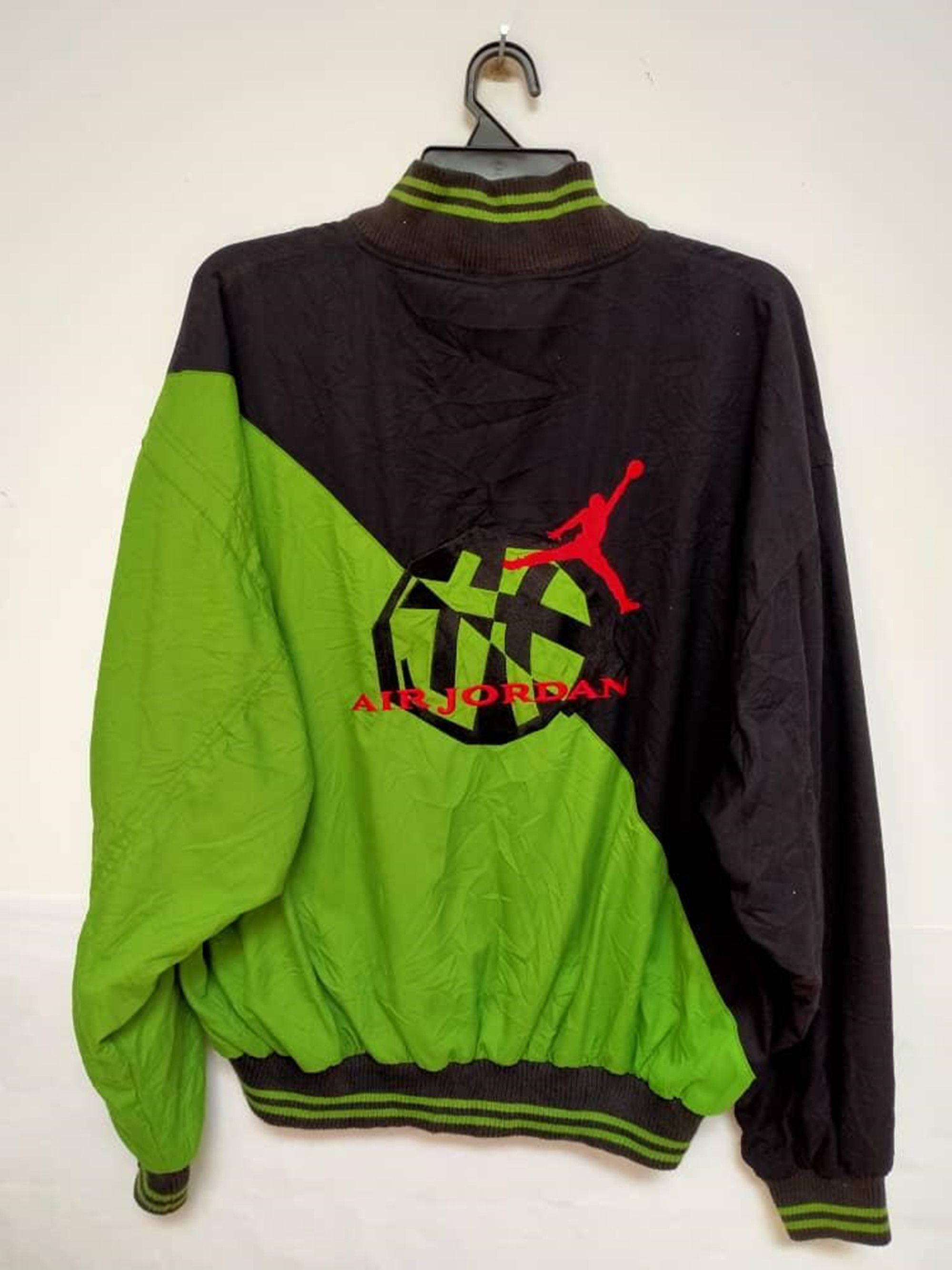 Nike Vintage Nike Jordan Air Green Jacket Size US L / EU 52-54 / 3 - 1 Thumbnail