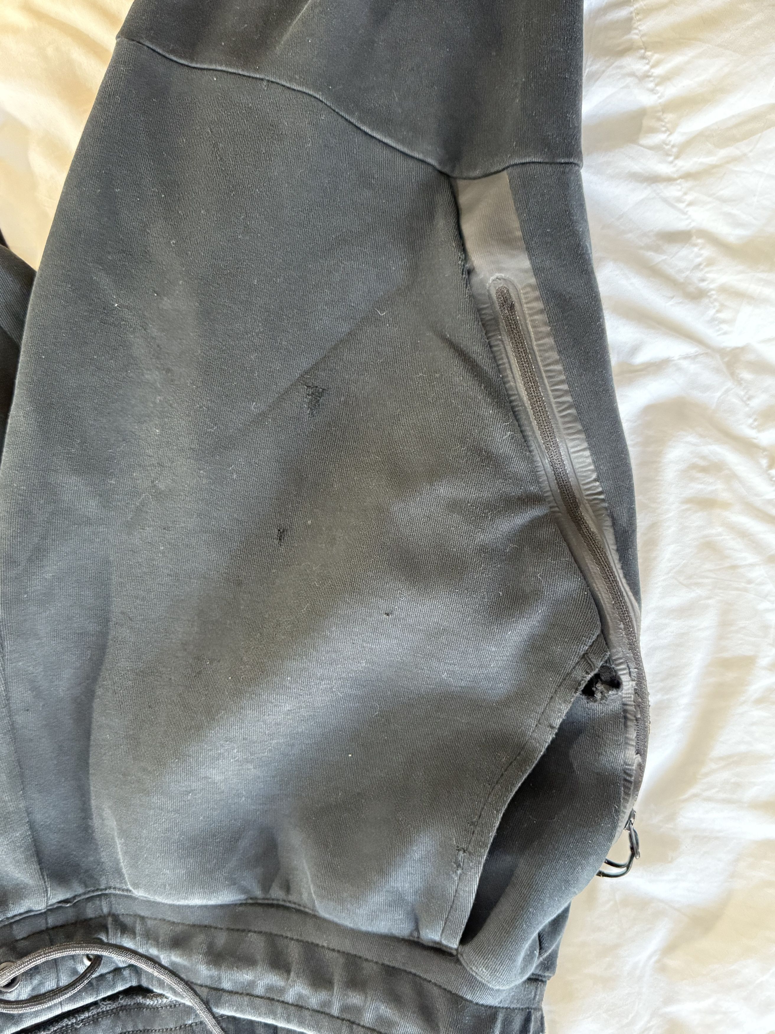Nike Nike Tech Fleece Joggers – Black (Size M) Size US 32 / EU 48 - 3 Thumbnail