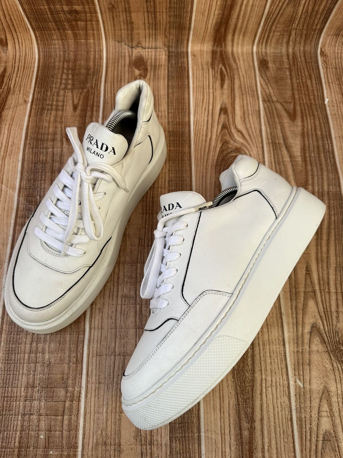 Prada Prada Milano White Leather Montana Low top Sneaks Size US 10 / EU 43 - 9 Thumbnail