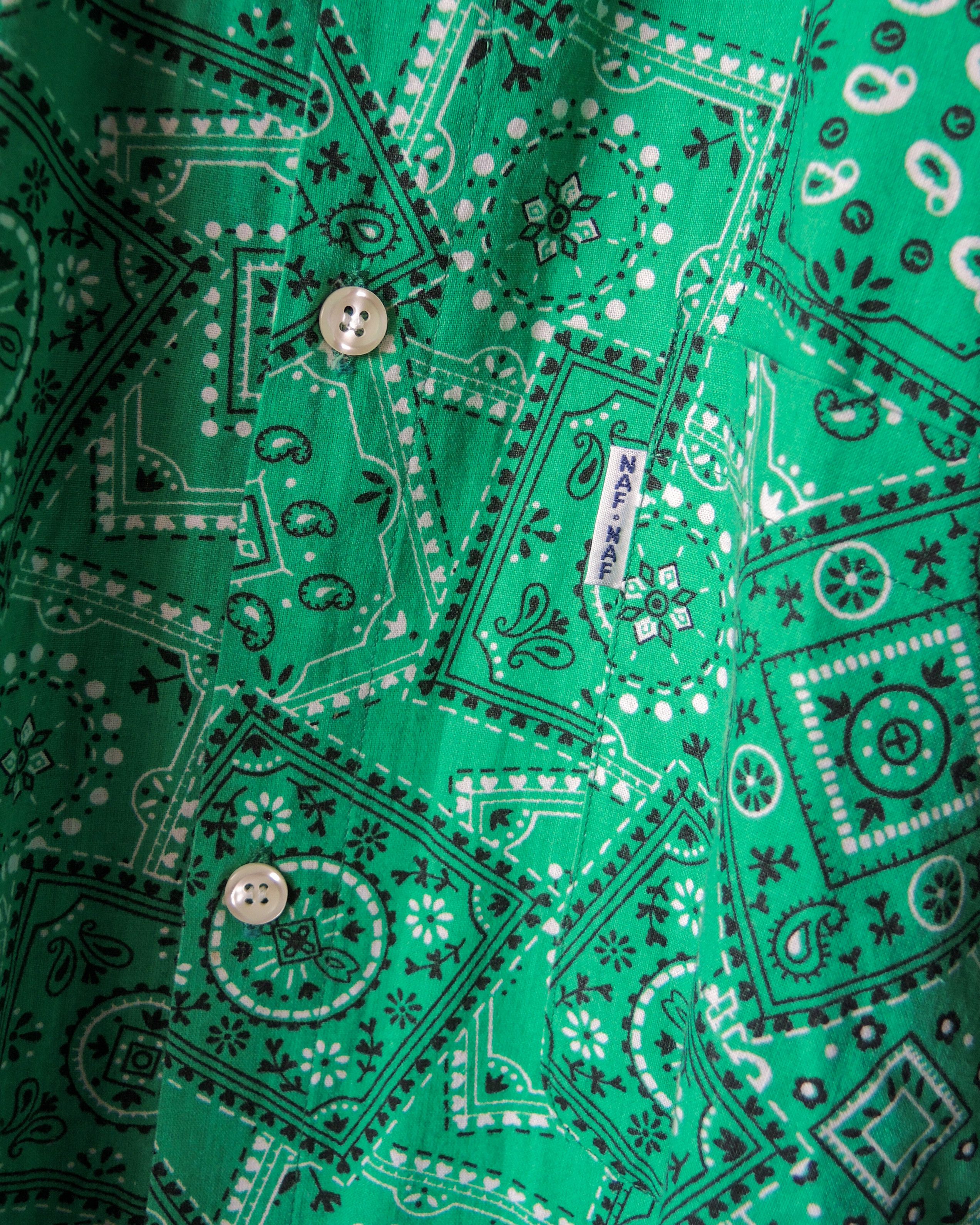 Vintage Vintage Naf Naf Bandana Print Shirt Size US M / EU 48-50 / 2 - 9 Thumbnail