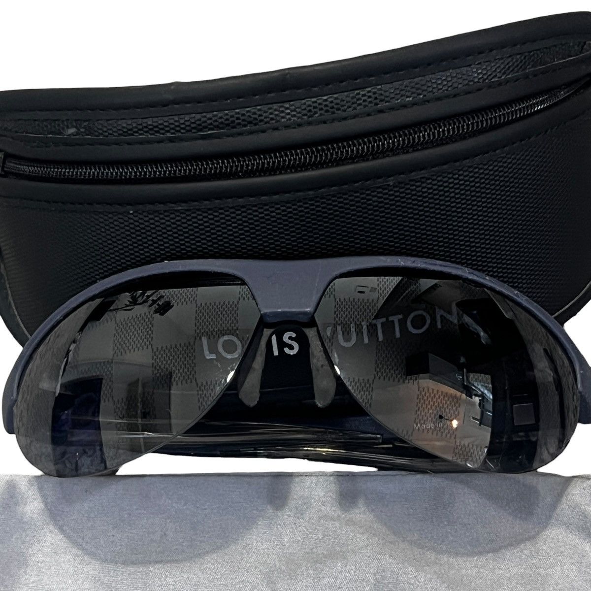 Louis Vuitton LOUIS VUITTON LV4 Motion Sunglasses Damier Pattern Lenses Size ONE SIZE - 2 Thumbnail