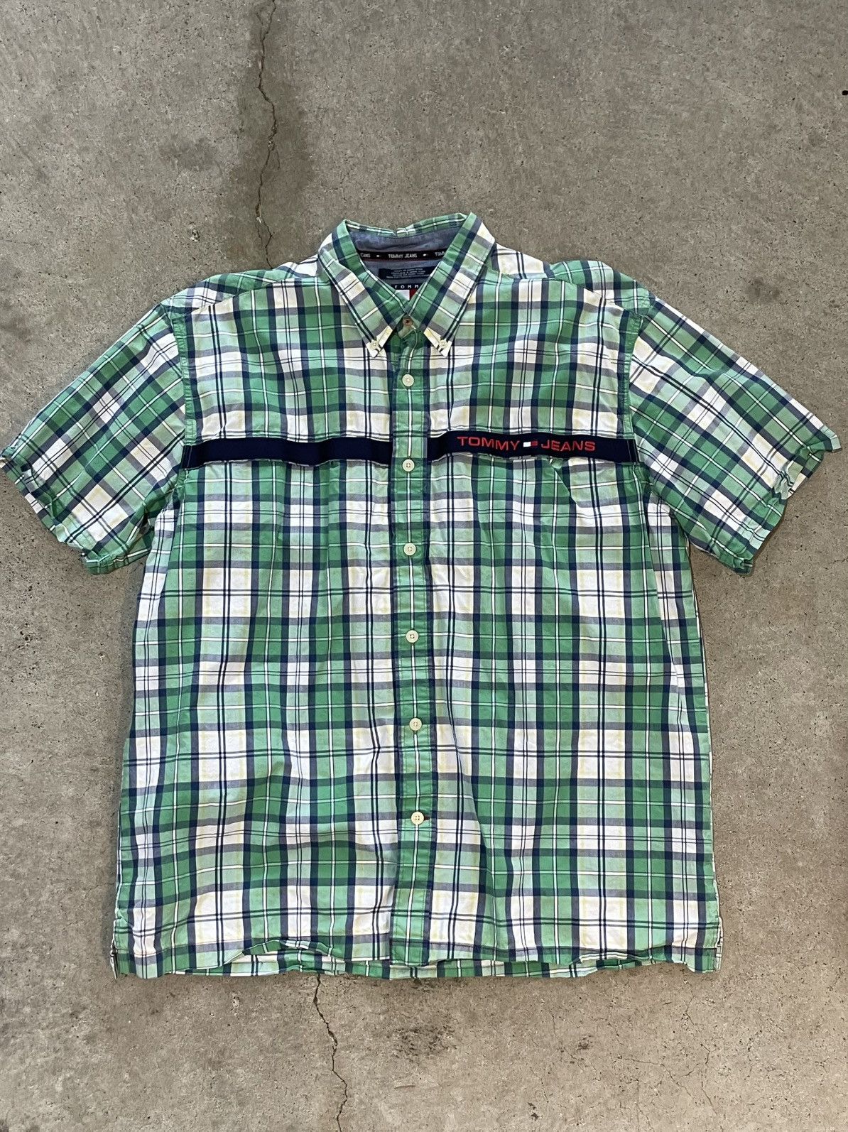 Tommy Hilfiger Tommy Hilfiger Button Up Plaid Shirt Size US XL / EU 56 / 4 - 1 Thumbnail