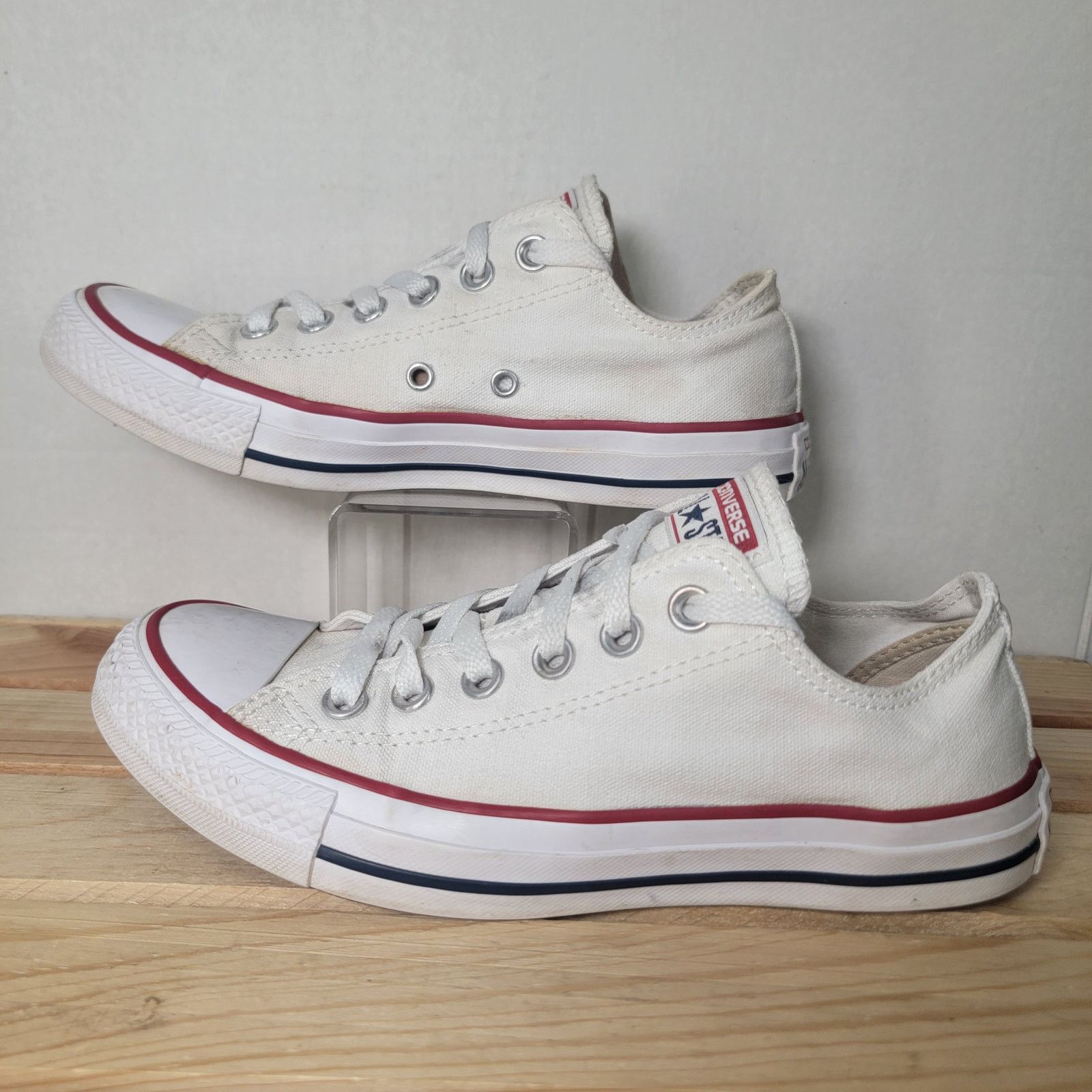 Converse Chuck Taylor All Star Low Top Sneakers - Size M5/W7 in White, Women's
