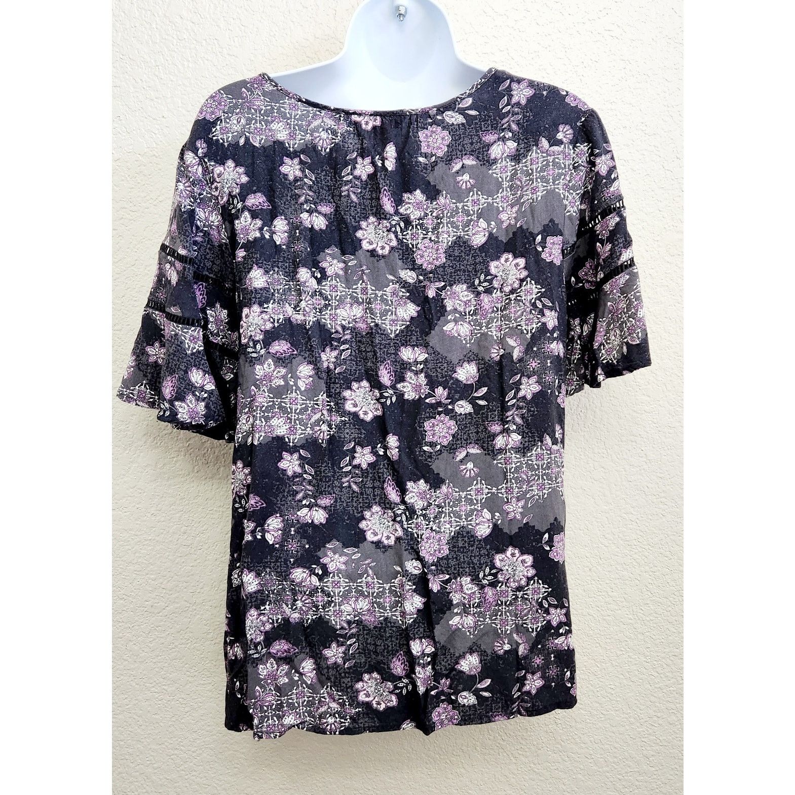 Other Cato Black Purple White Floral Short Bell Sleeves Top Medium Size M / US 6-8 / IT 42-44 - 3 Thumbnail