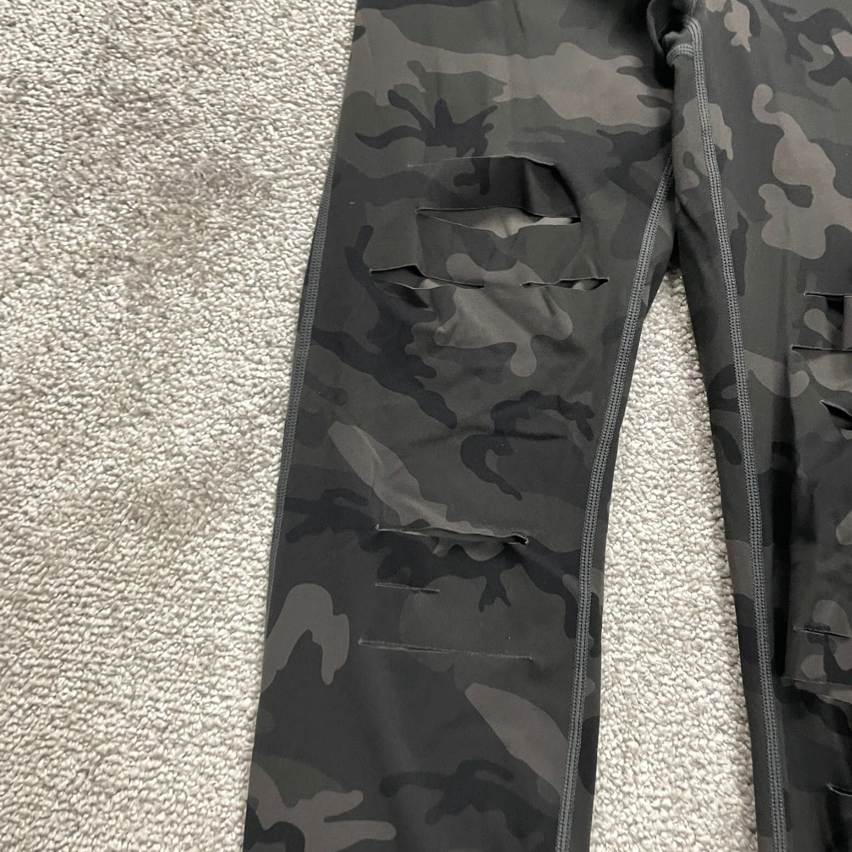 Vintage VINTAGE Zyia Active Compression Leggings Womens 4 Multi Camo Ripped Athletic Gym 26x28 Size 27" / US 4 / IT 40 - 7 Thumbnail