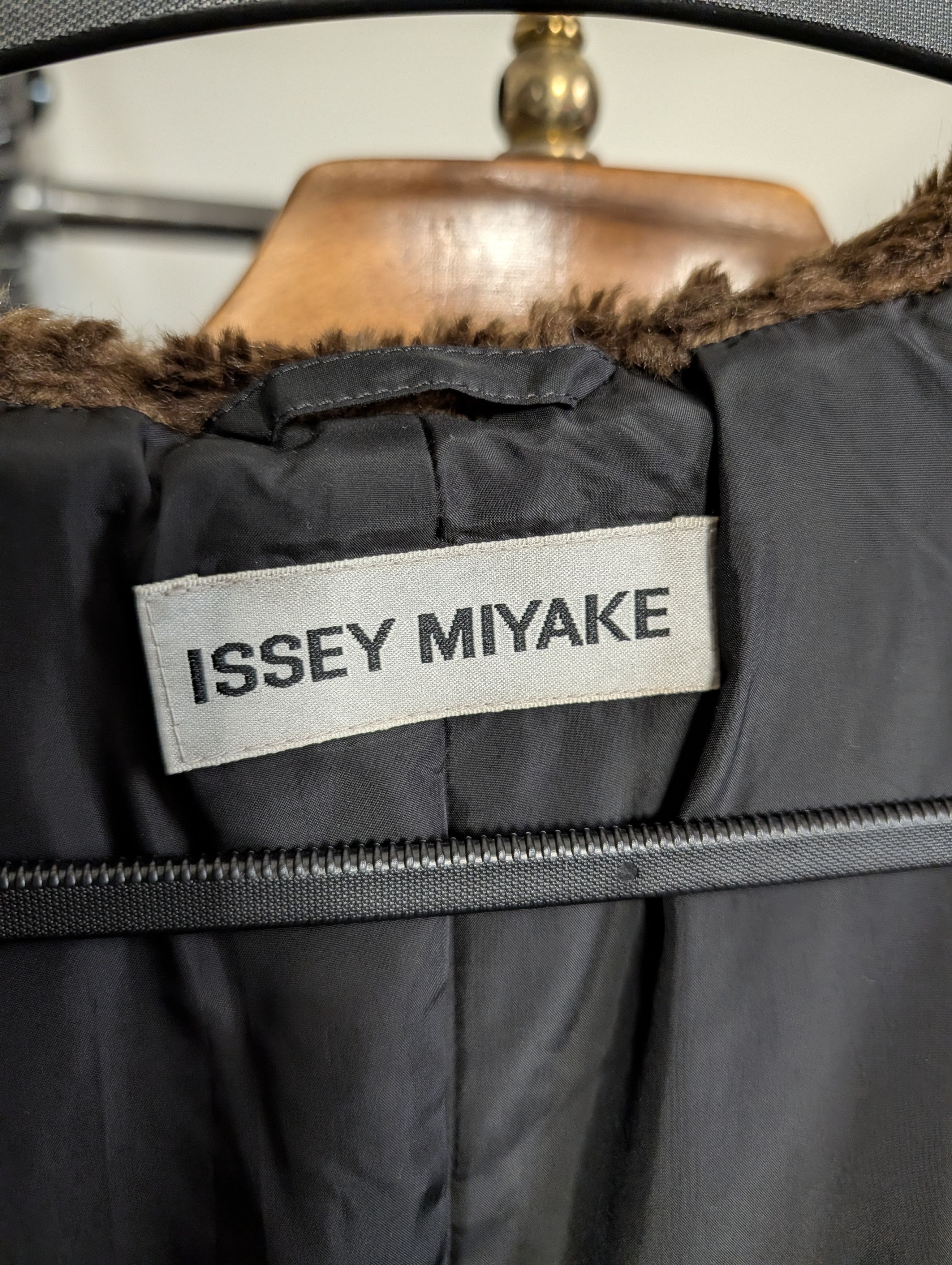 Issey Miyake Split raccoon fur hood long MA-1 puffer coat Japan sz2 Size M / US 6-8 / IT 42-44 - 12 Thumbnail