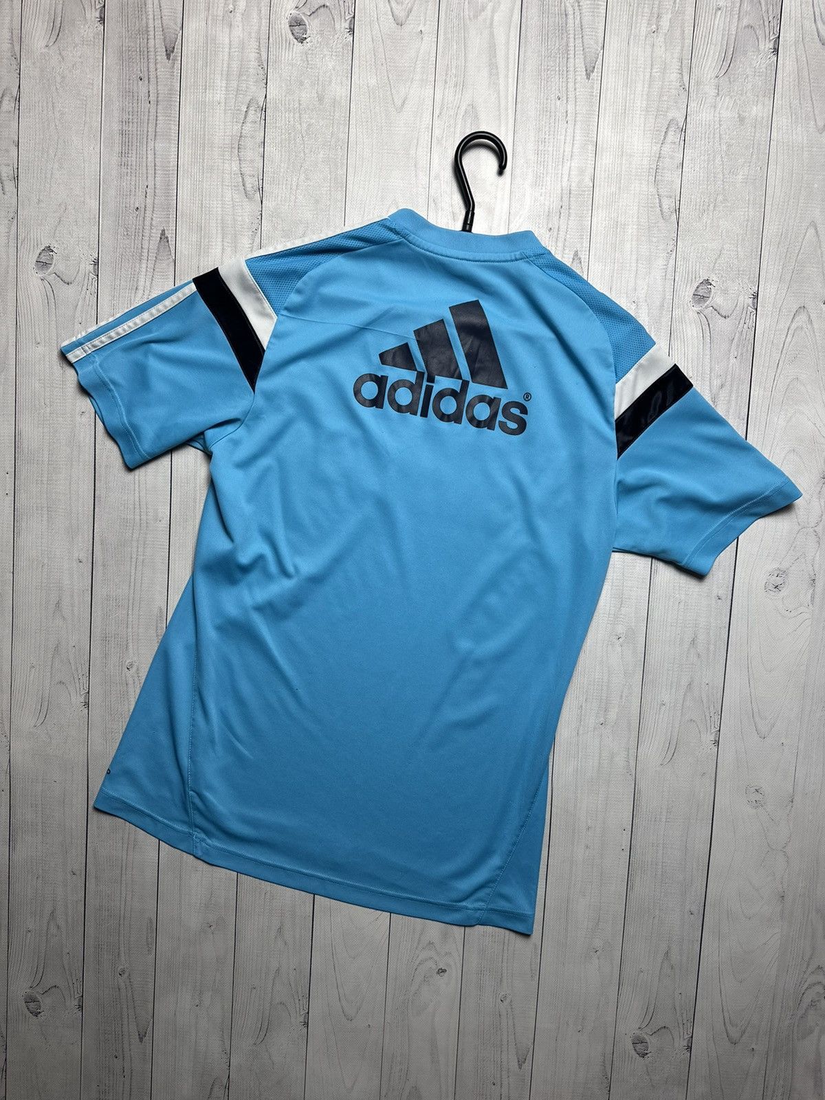 Adidas × Chelsea Soccer × Vintage Vintage adidas Chelsea soccer jersey size M blue Size US M / EU 48-50 / 2 - 10 Thumbnail