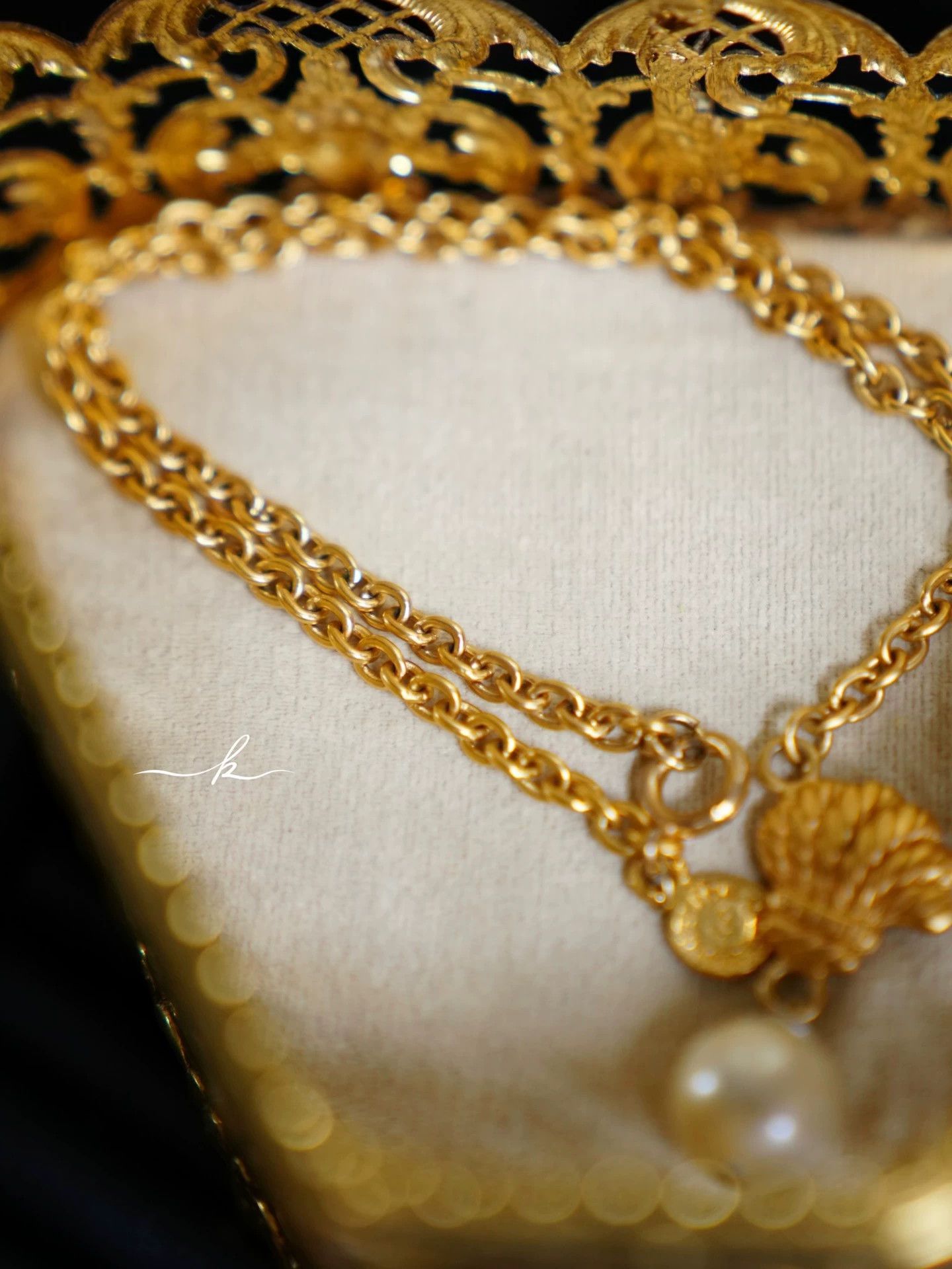 Celine Celine Vintage Pearl Shell Necklace Size ONE SIZE - 7 Thumbnail