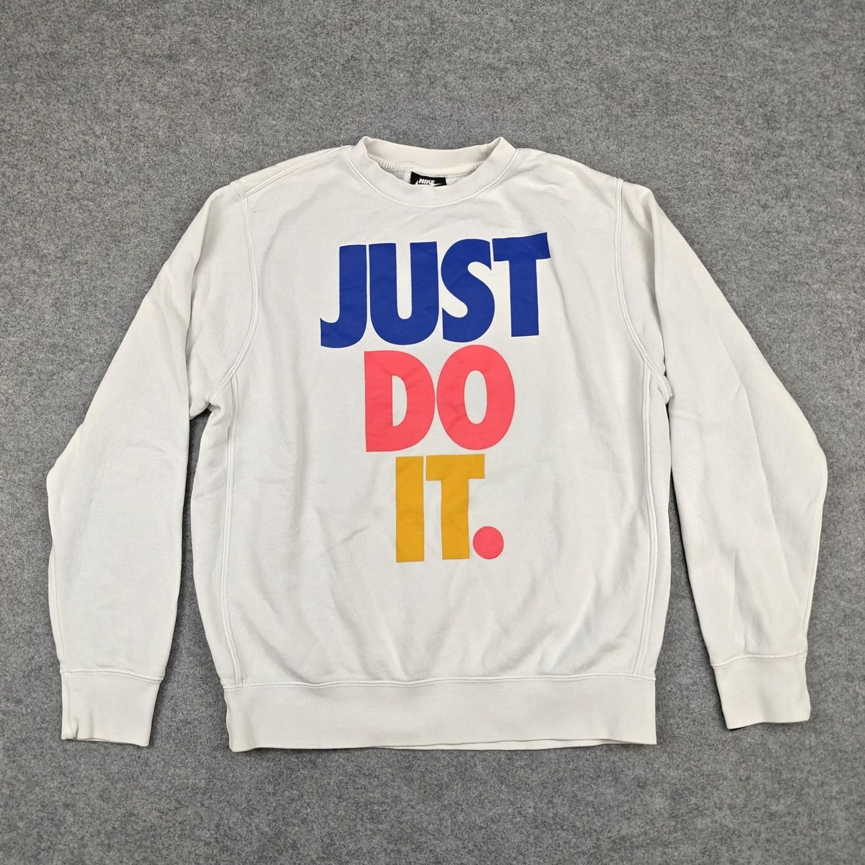 Nike Nike Sweatshirt Womens M White Crewneck Just Do It Graphic Fleece Pullover Size M / US 6-8 / IT 42-44 - 2 Thumbnail