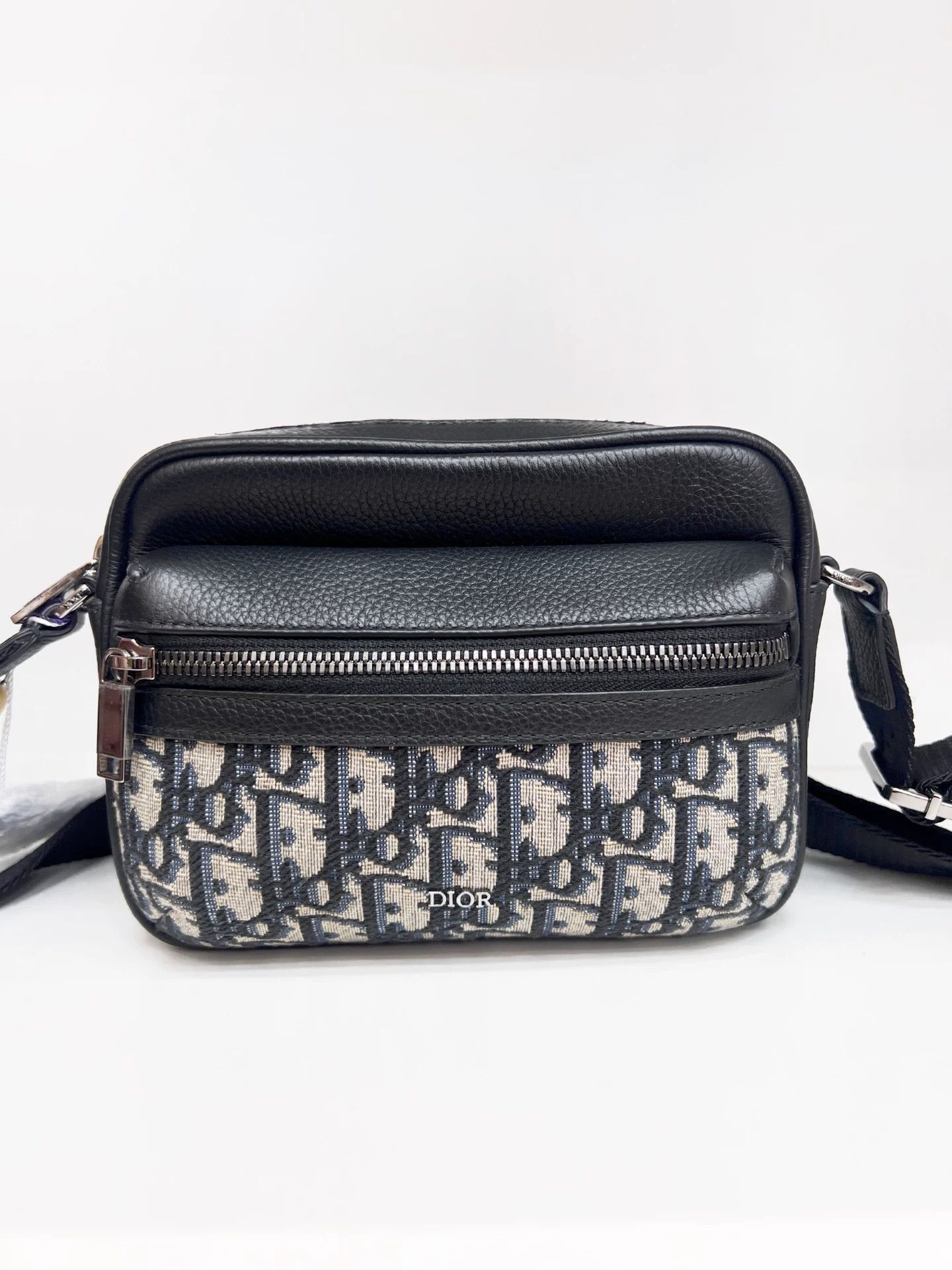 Dior Pre-loved Bag Very good condition Size ONE SIZE - 1 Thumbnail