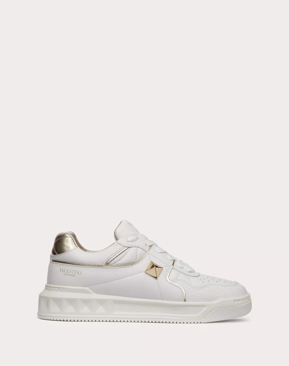 Valentino o1s1wg110625 One Stud Low-Top Calfskin Sneaker in White Size US 9.5 / IT 39.5 - 1 Thumbnail