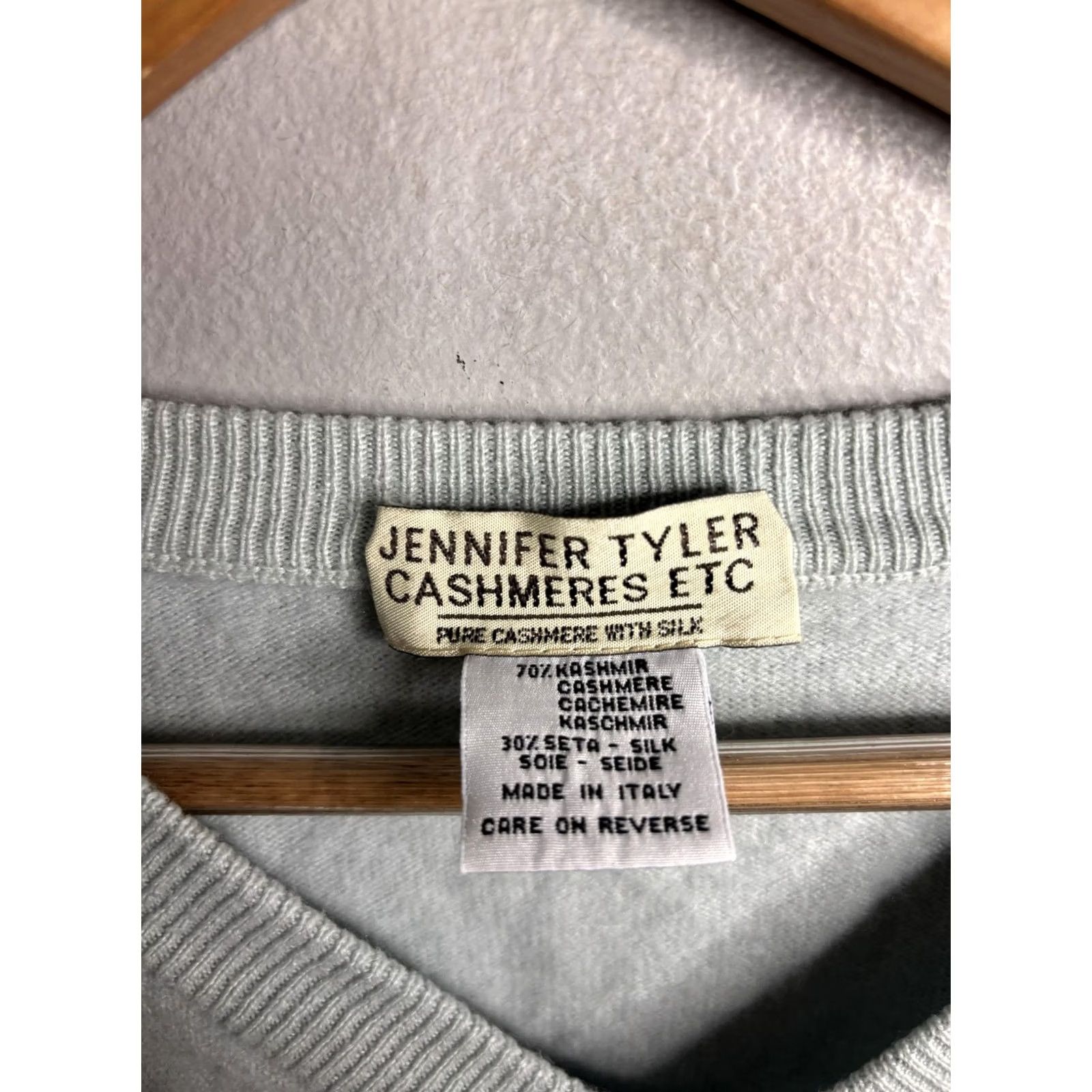 Vintage Jennifer Tyler Cashmeres Etc Sweater Womens Medium Blue V-Neck Pullover Cashmere Silk Knit Size M / US 6-8 / IT 42-44 - 3 Thumbnail