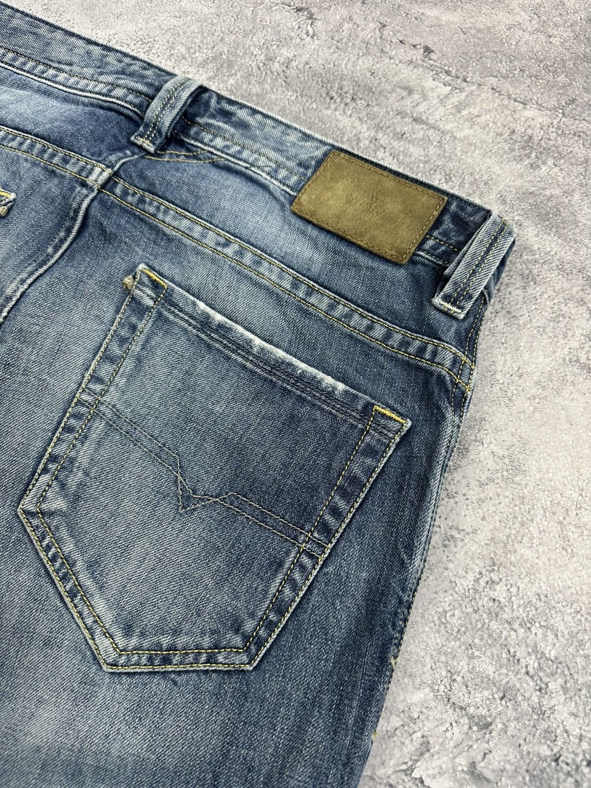Diesel Diesel Industry Vintage Distressed Denim Faded Jeans 30 Size US 30 / EU 46 - 19 Thumbnail