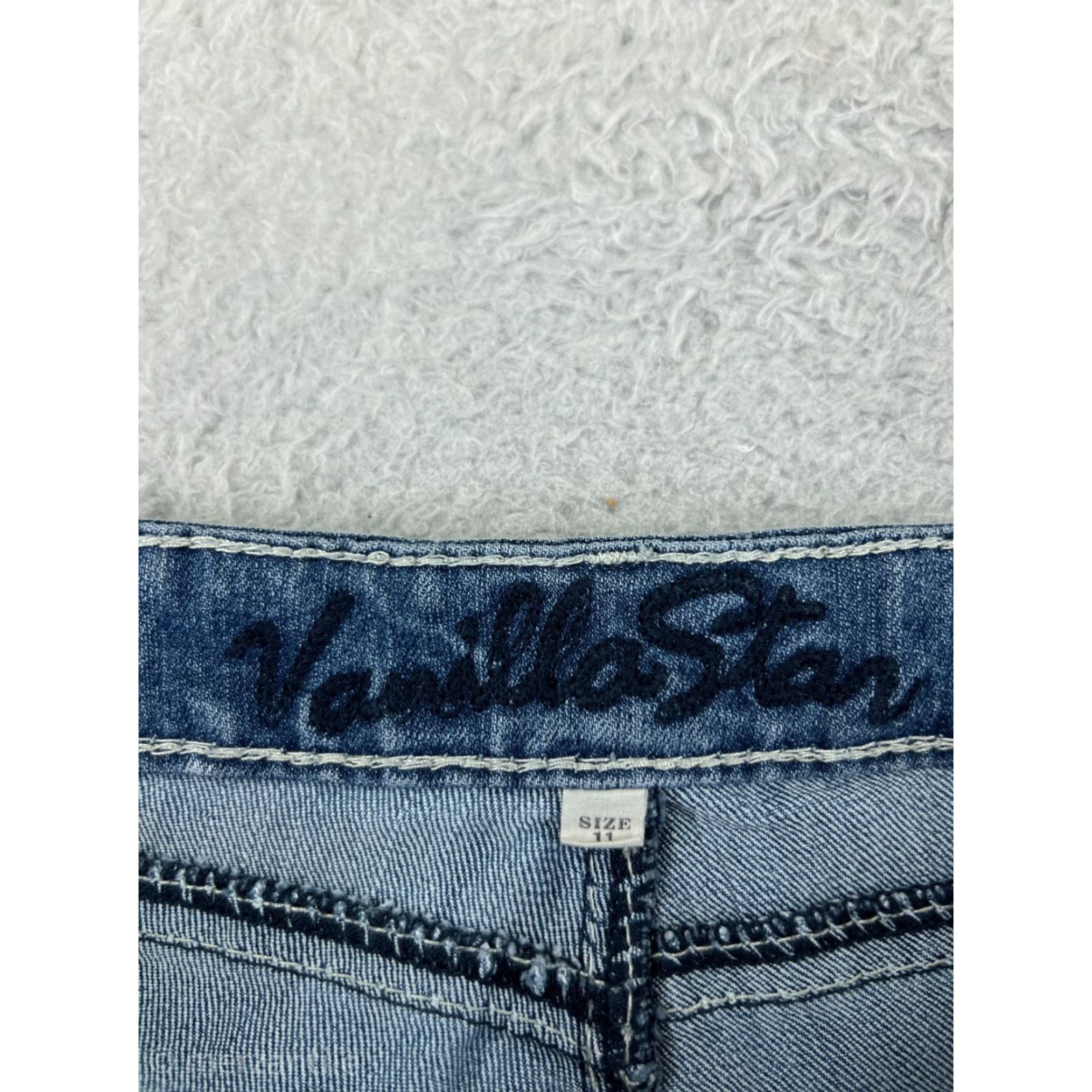 Vintage VINTAGE Vanilla Star Jeans Women 11 Blue Denim Capri Distressed 5-Pocket Design Cowboy Country Jeans Womens Legwear Capris Size 32" / US 10 / IT 46 - 5 Thumbnail