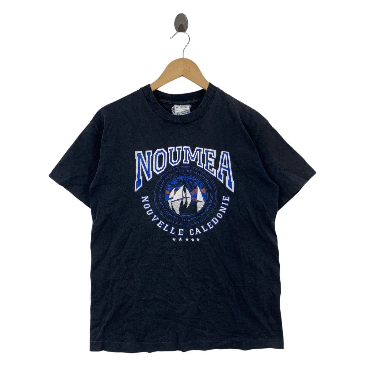 Vintage Vintage 90s NOUMEA Nouvelle Caledonie French Screen Tshirt Size US M / EU 48-50 / 2 - 1 Thumbnail