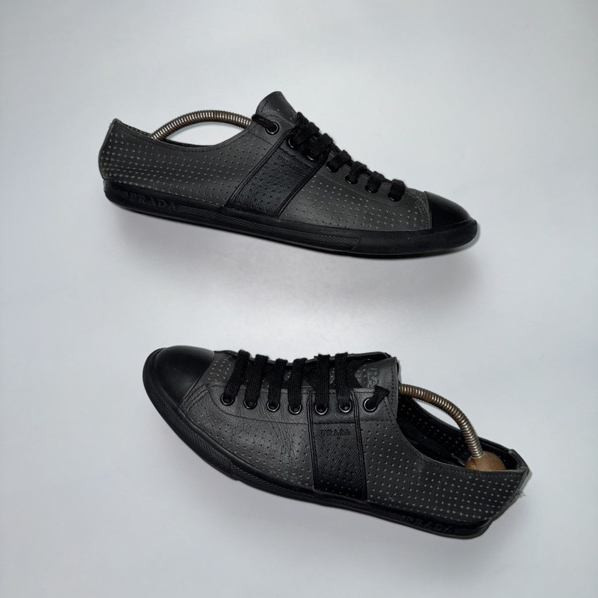 Prada PRADA Dark Grey Saffiano Sneakers 8.5 Size US 7.5 / EU 40-41 - 1 Thumbnail