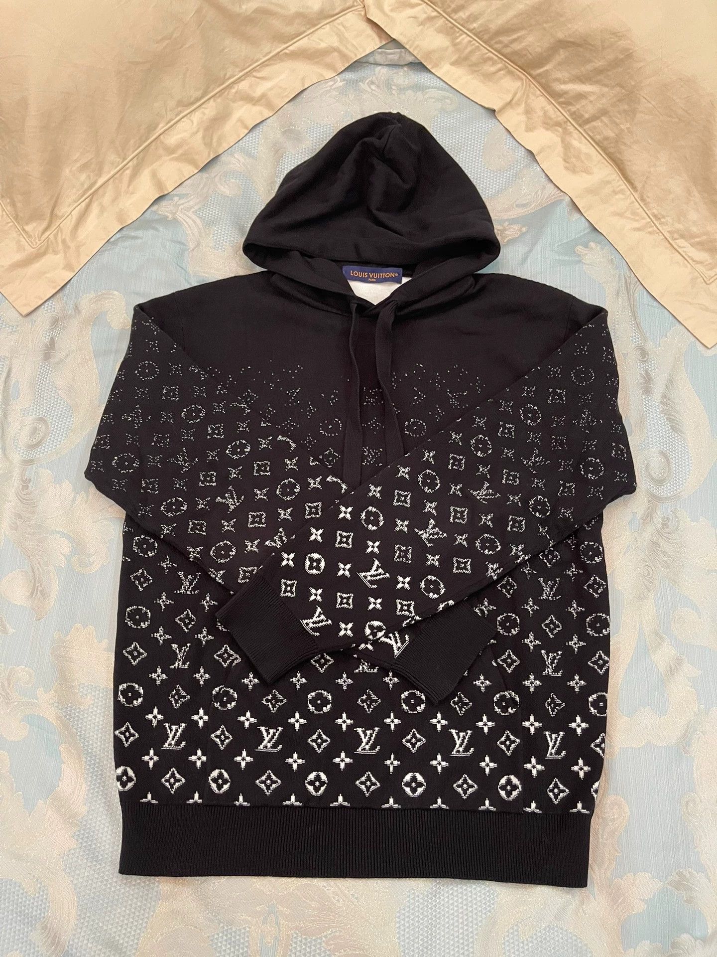 Louis Vuitton LV M Full Logo Knit Grad Hoodie New Without Tags Authentic Size US M / EU 48-50 / 2 - 2 Thumbnail